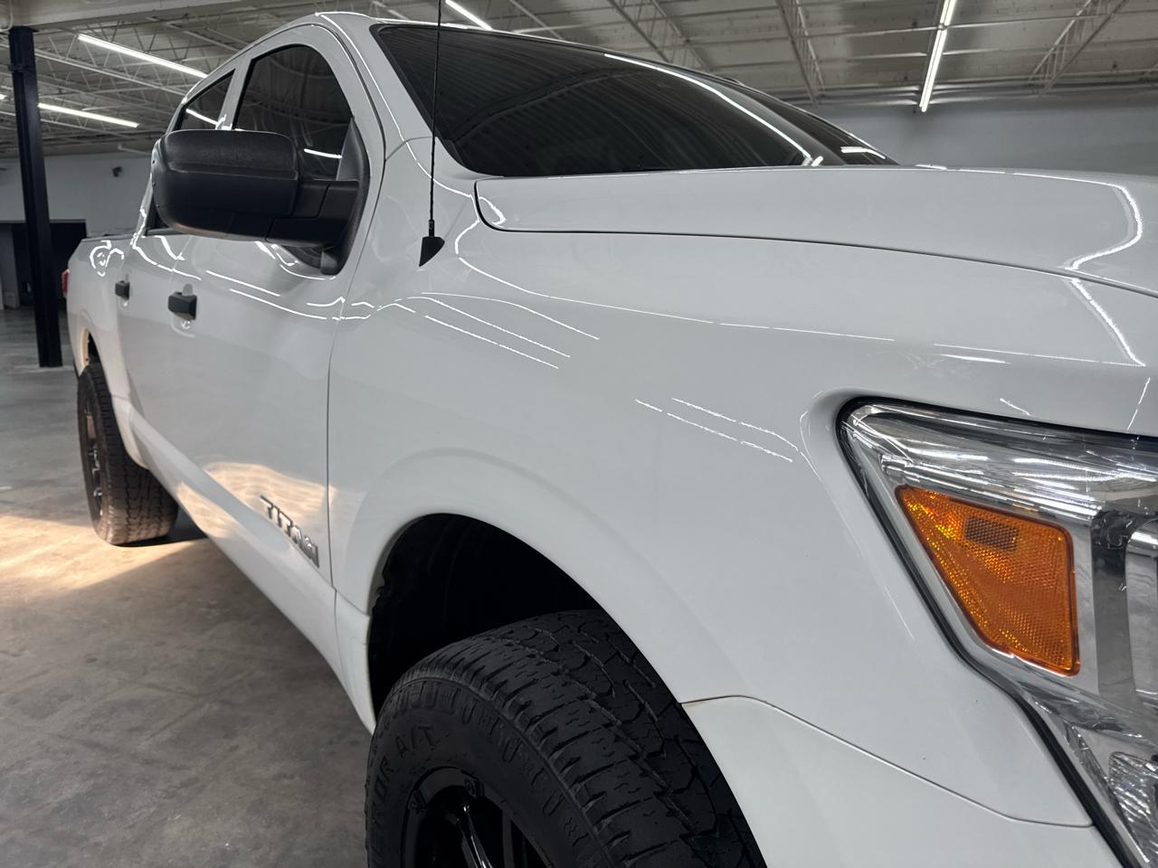 Nissan Titan 4x4 Crew Cab S 2021