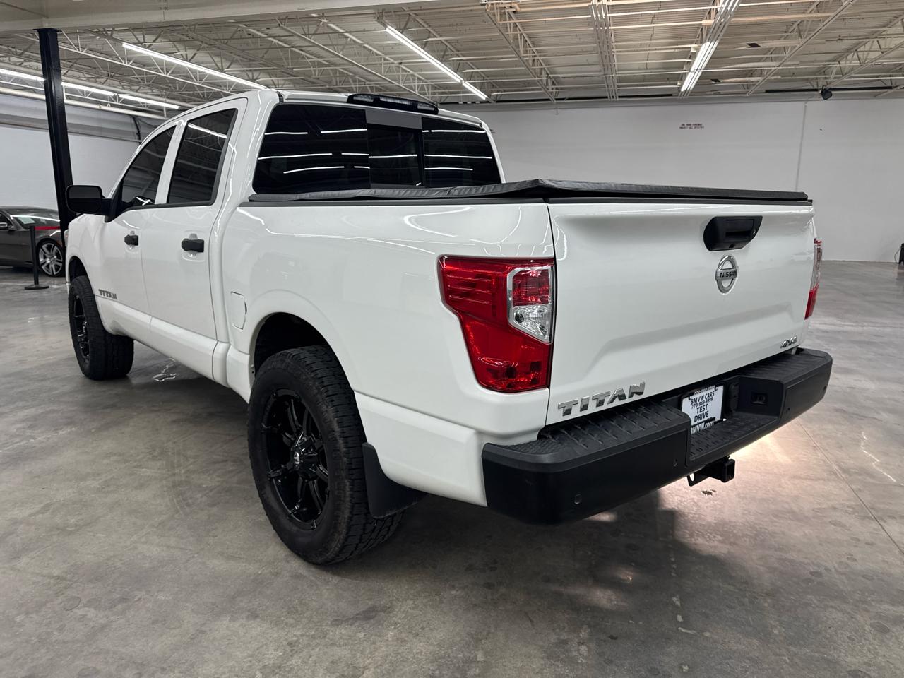Nissan Titan 4x4 Crew Cab S 2021
