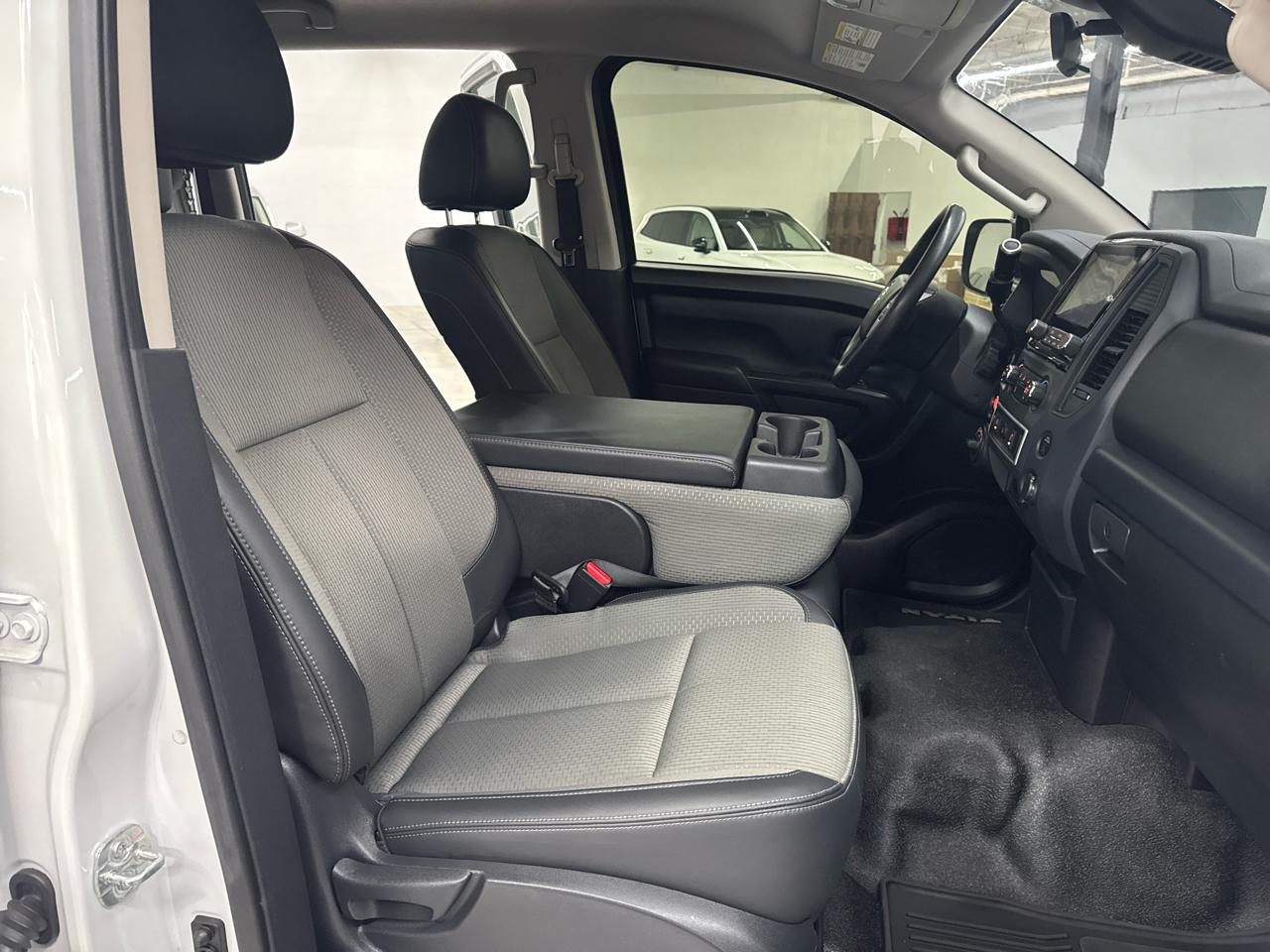 Nissan Titan 4x4 Crew Cab S 2021