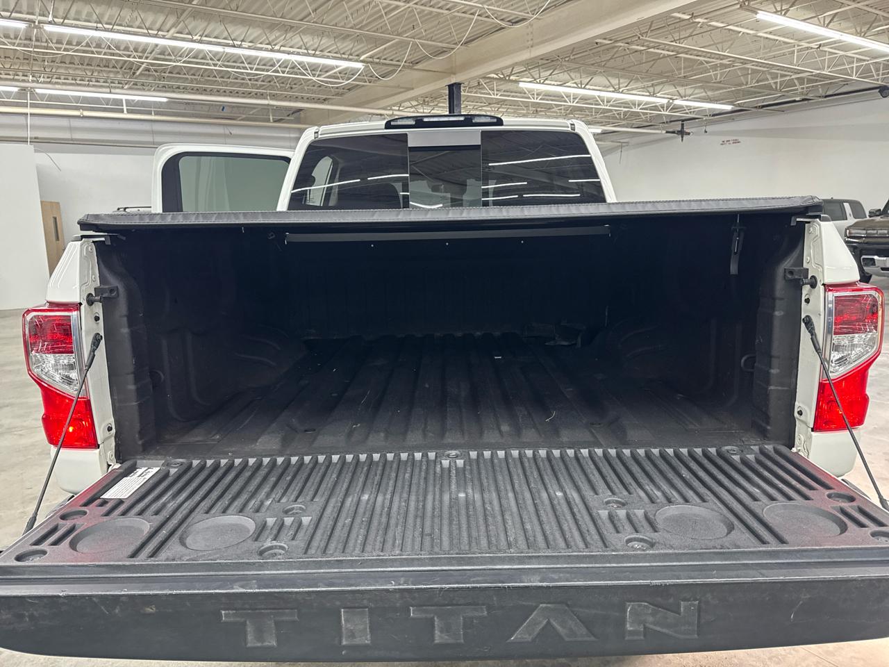 Nissan Titan 4x4 Crew Cab S 2021