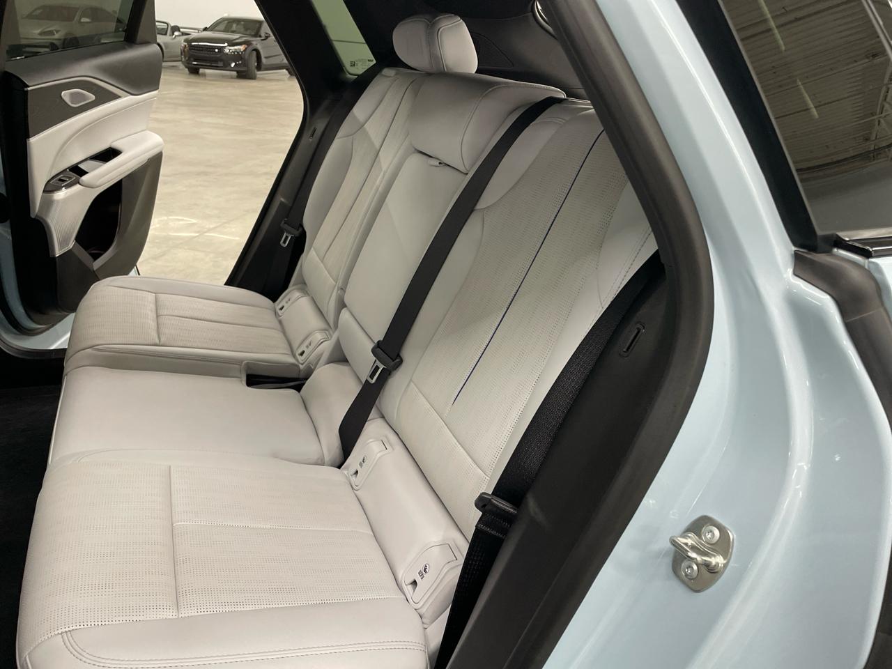 Cadillac Lyriq Lux-2 2024