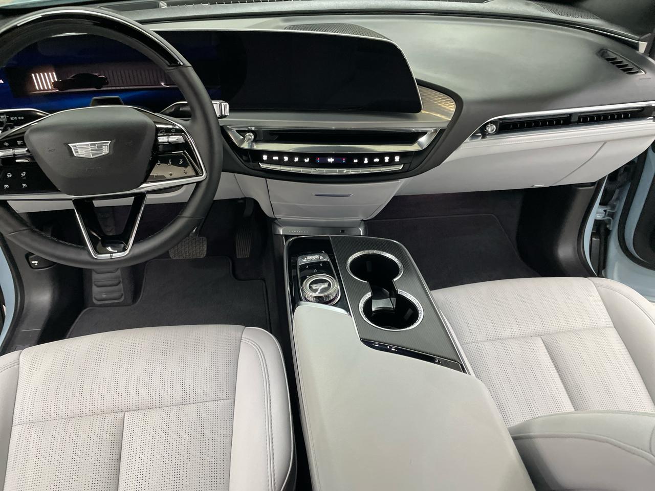 Cadillac Lyriq Lux-2 2024