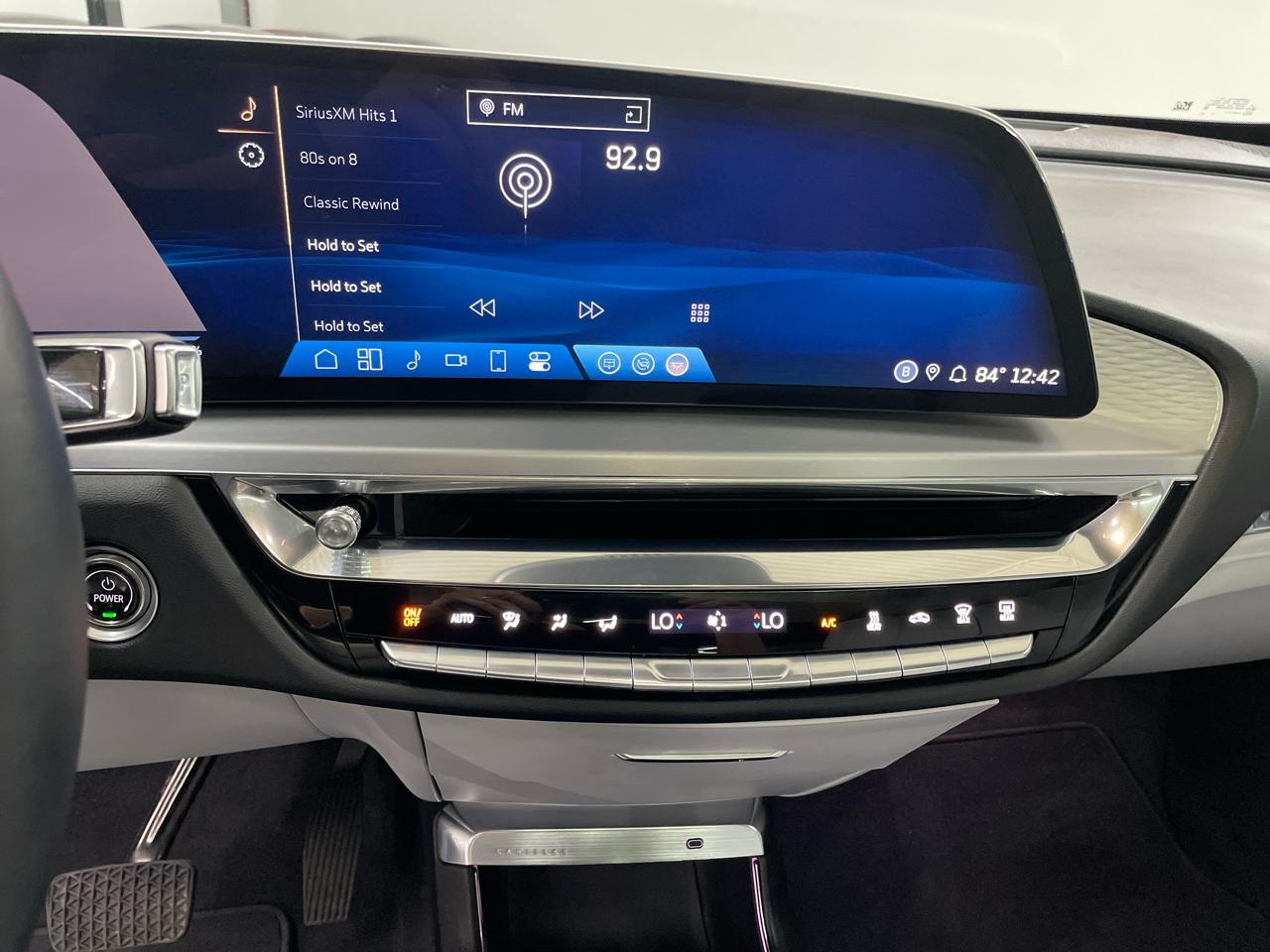 Cadillac Lyriq Lux-2 2024
