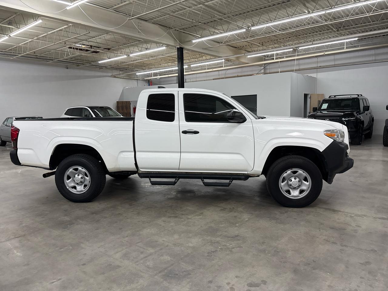 Toyota Tacoma 2WD SR Access Cab 6' Bed V6 AT (Natl) 2023