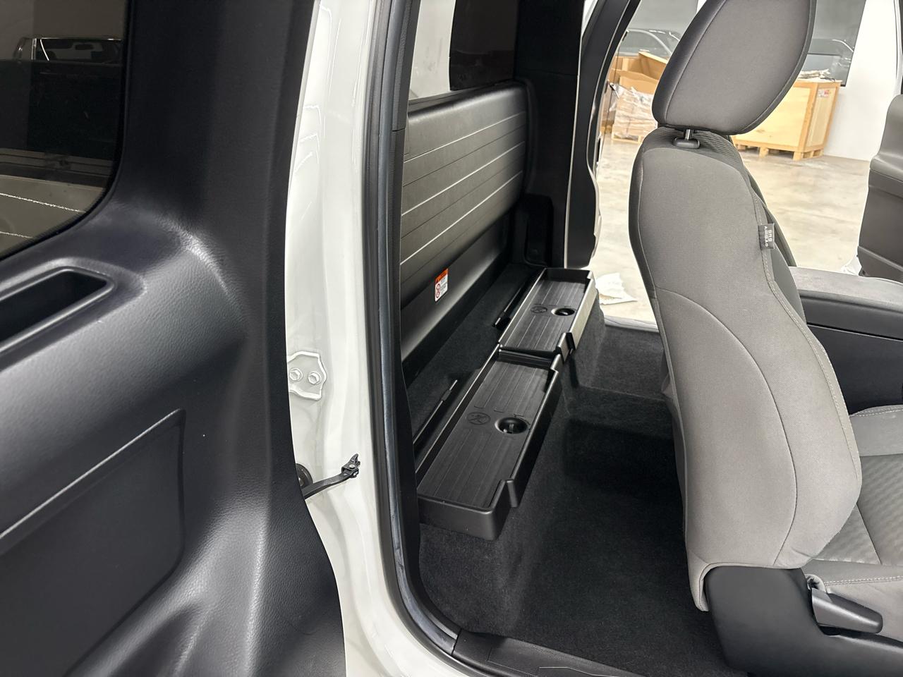 Toyota Tacoma 2WD SR Access Cab 6' Bed V6 AT (Natl) 2023