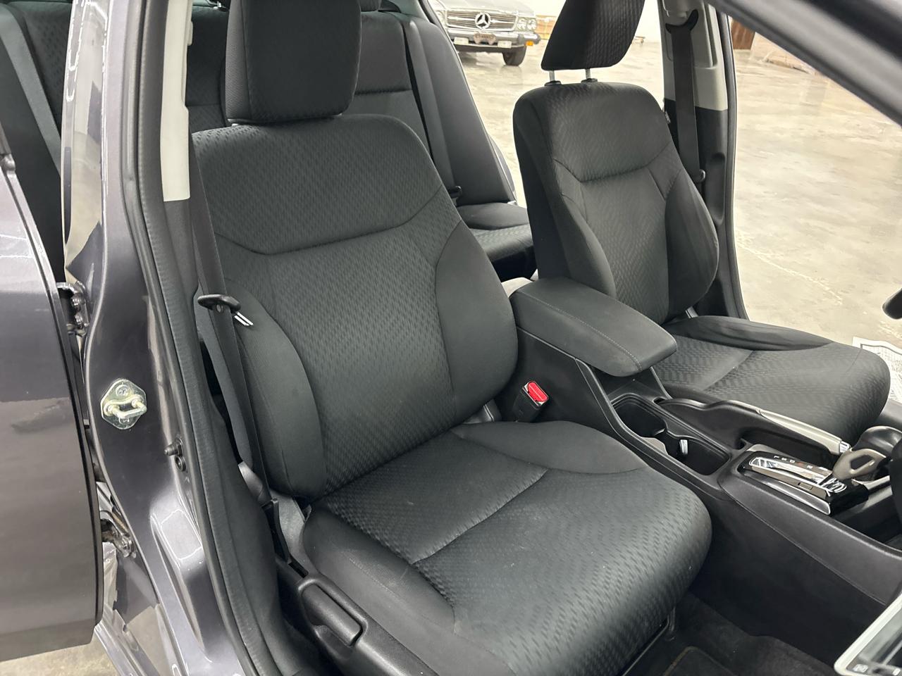 Honda Civic Sedan 4dr CVT LX 2015