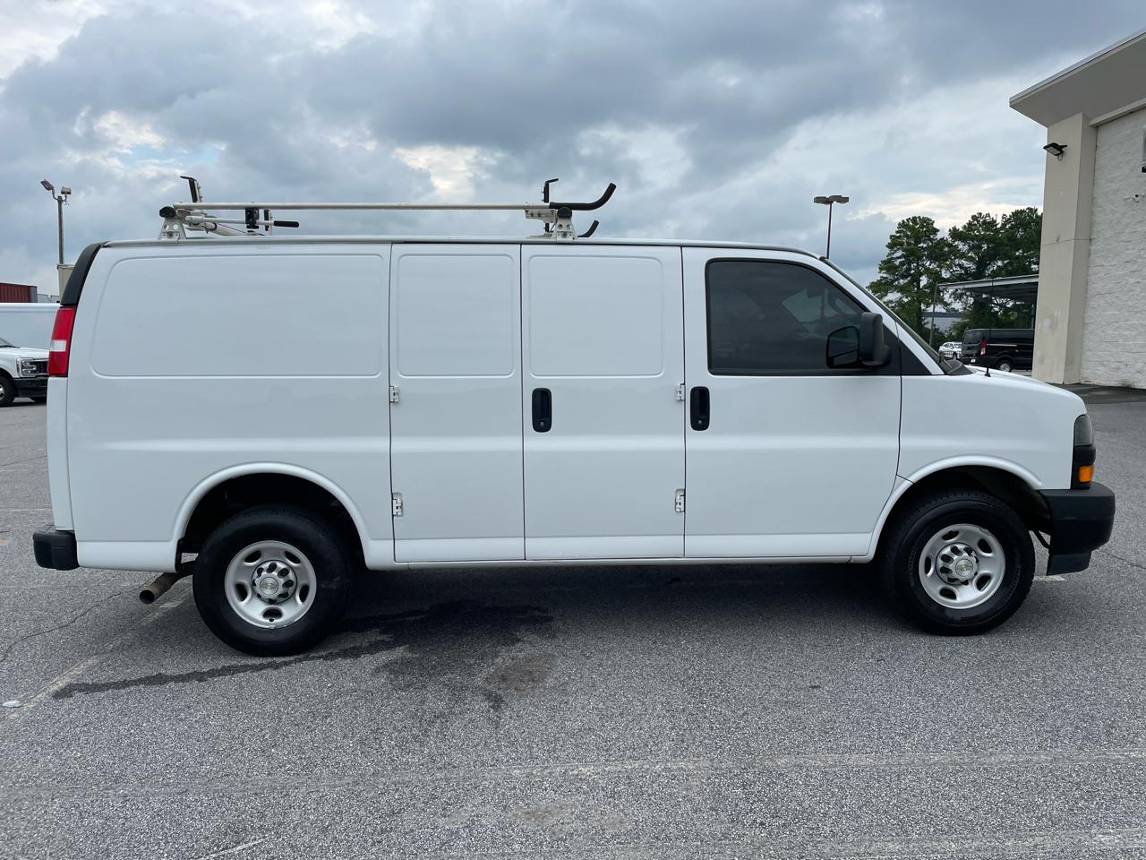 Chevrolet Express Cargo Van RWD 2500 135" 2023