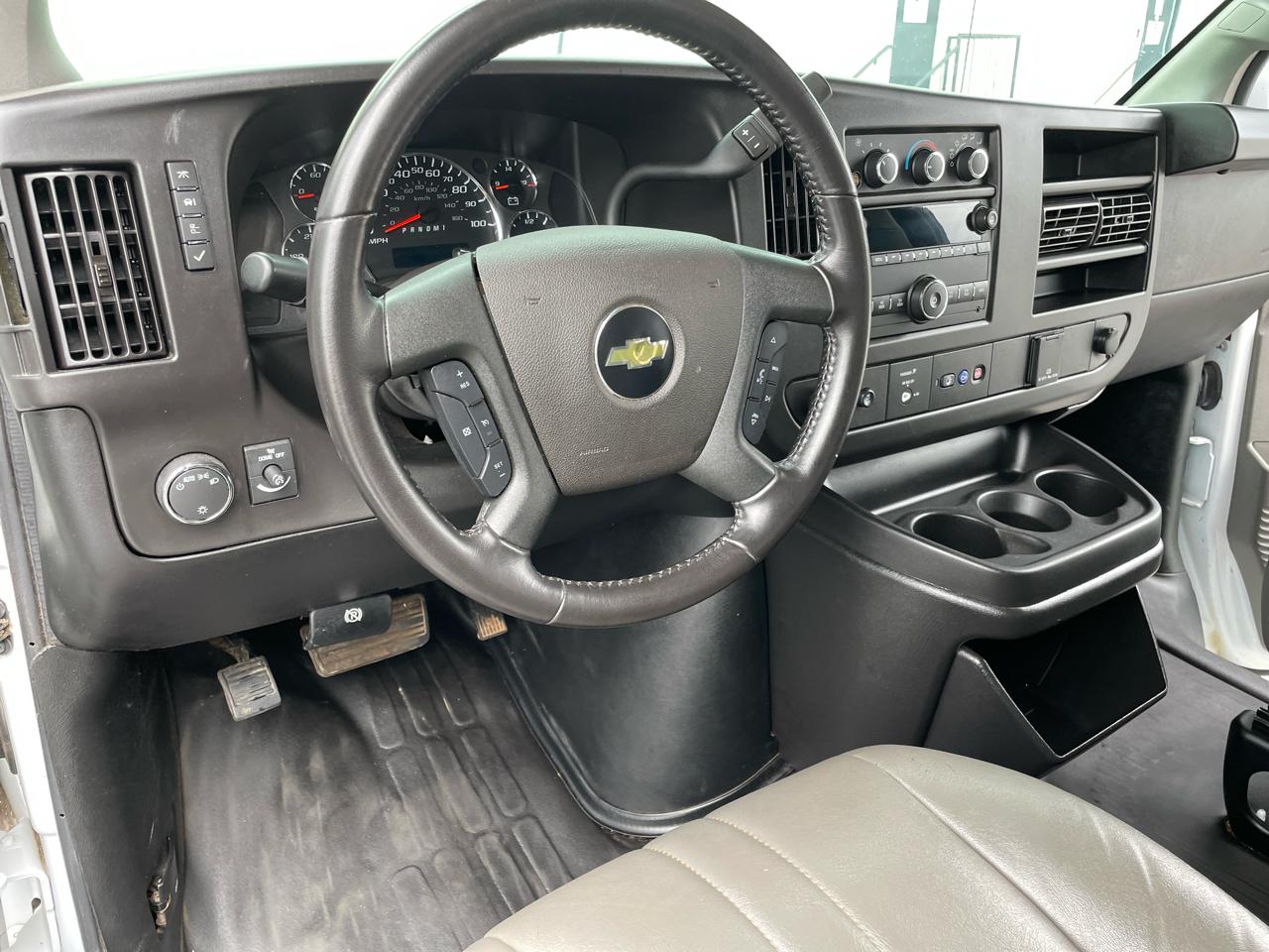 Chevrolet Express Cargo Van RWD 2500 135" 2023