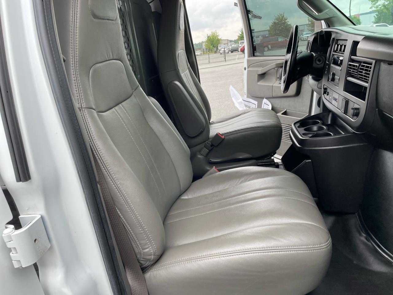 Chevrolet Express Cargo Van RWD 2500 135" 2023