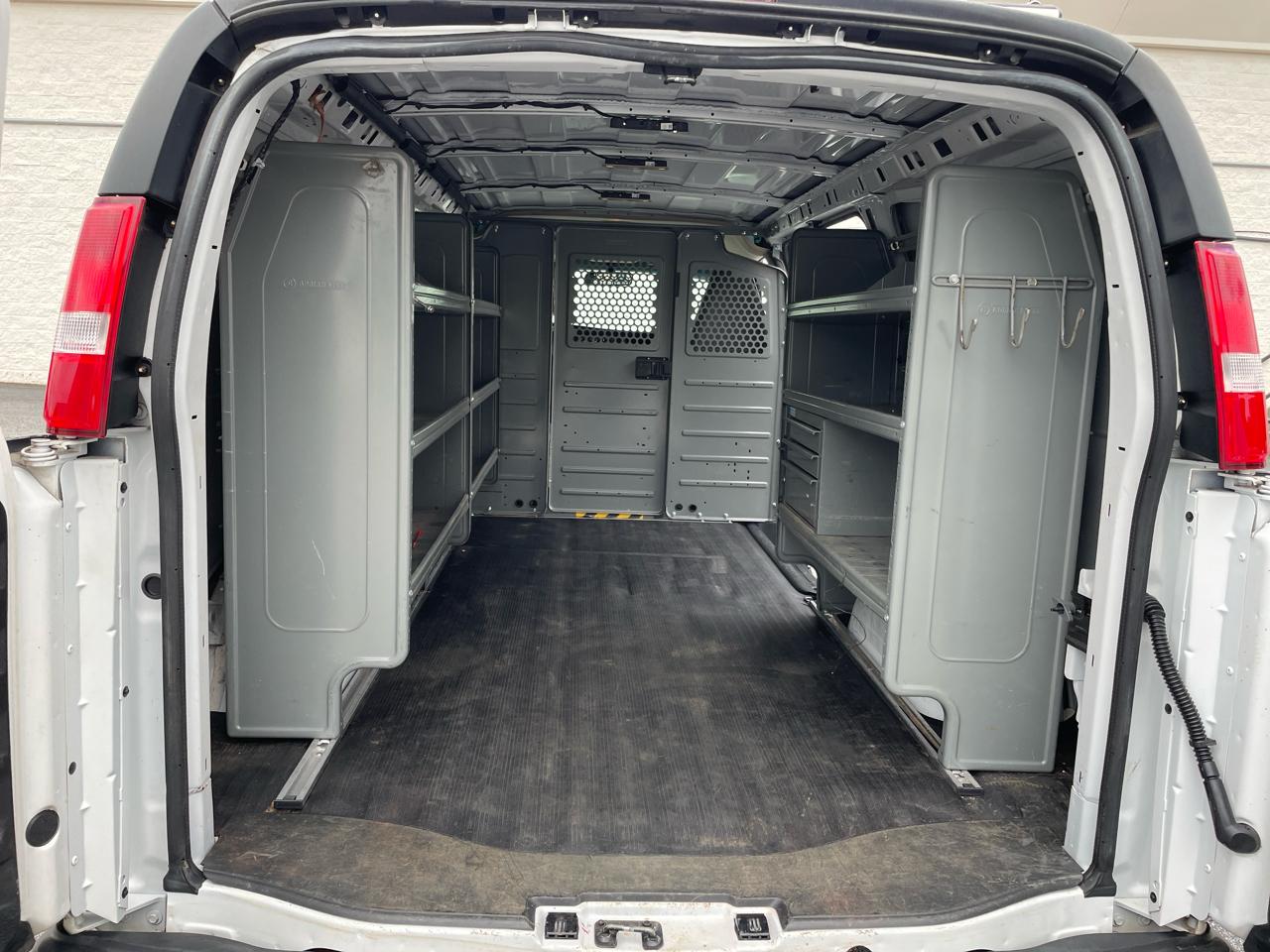 Chevrolet Express Cargo Van RWD 2500 135" 2023