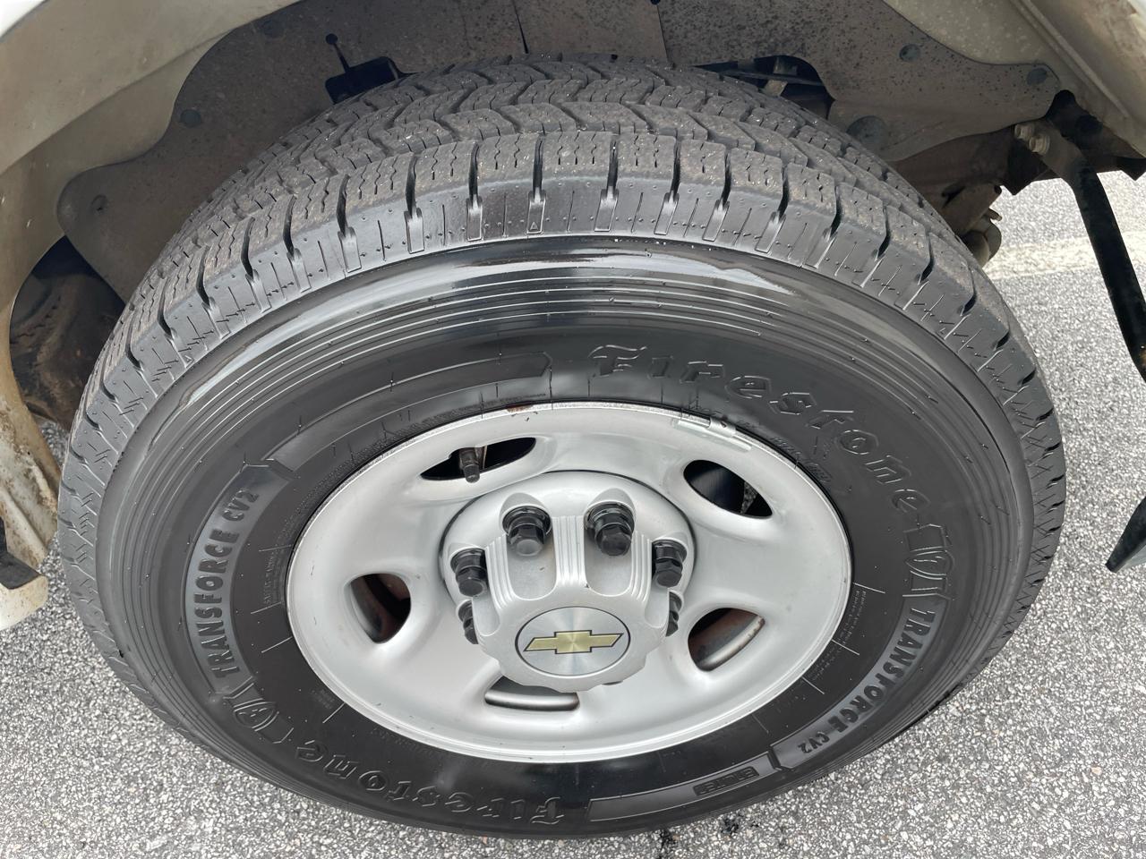 Chevrolet Express Cargo Van RWD 2500 135" 2023