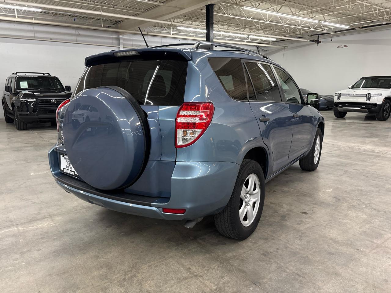 Toyota RAV4 FWD 4dr I4 (Natl) 2012