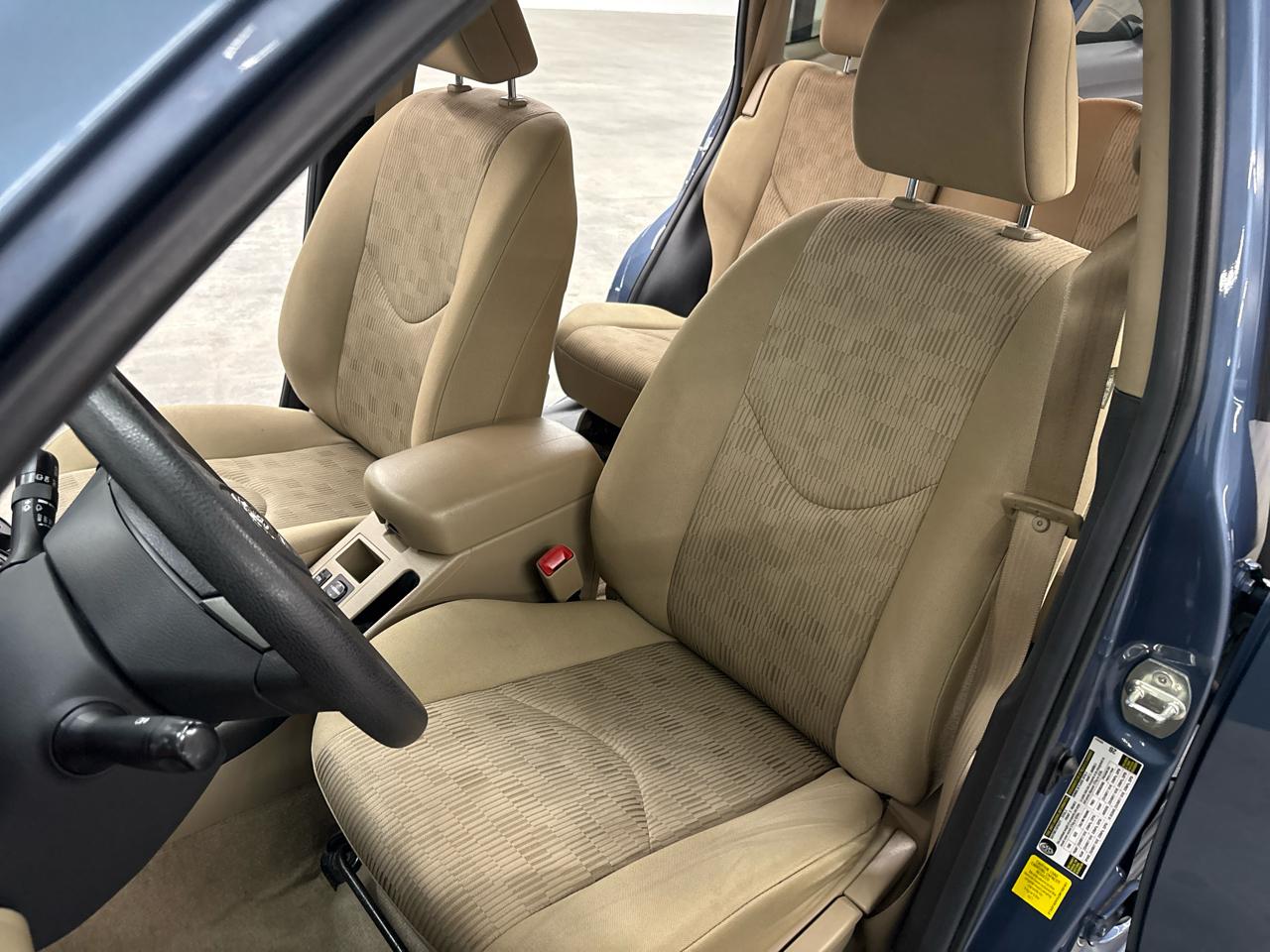 Toyota RAV4 FWD 4dr I4 (Natl) 2012