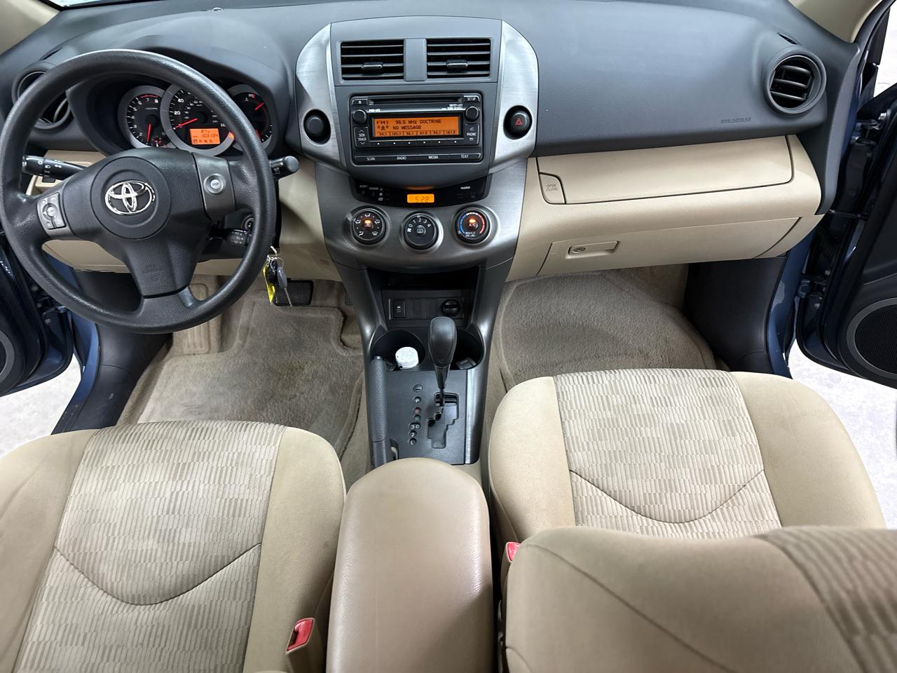 Toyota RAV4 FWD 4dr I4 (Natl) 2012