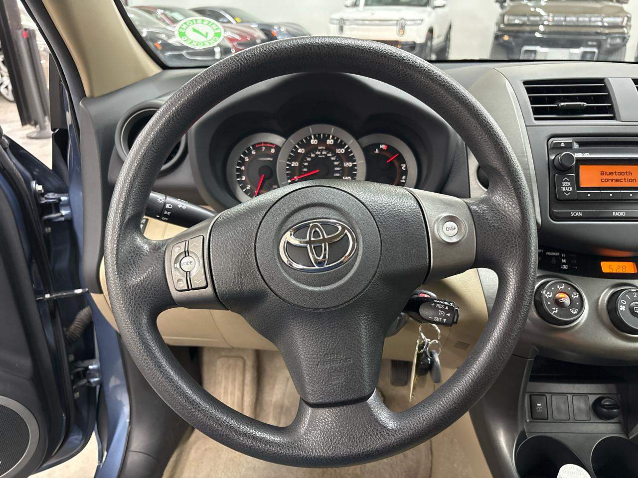 Toyota RAV4 FWD 4dr I4 (Natl) 2012