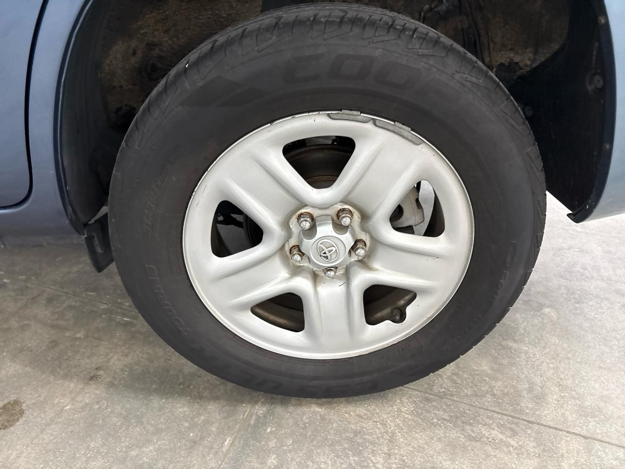 Toyota RAV4 FWD 4dr I4 (Natl) 2012