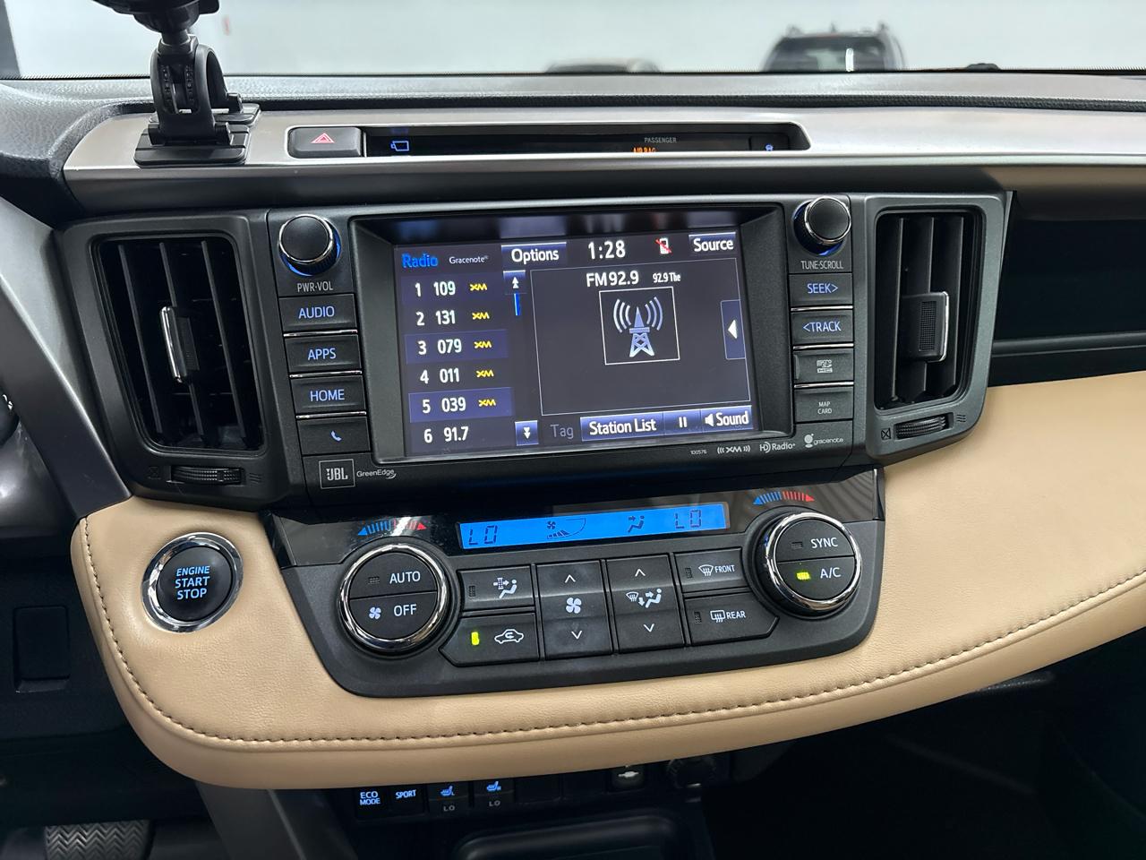 Toyota RAV4 FWD 4dr Limited (Natl) 2016