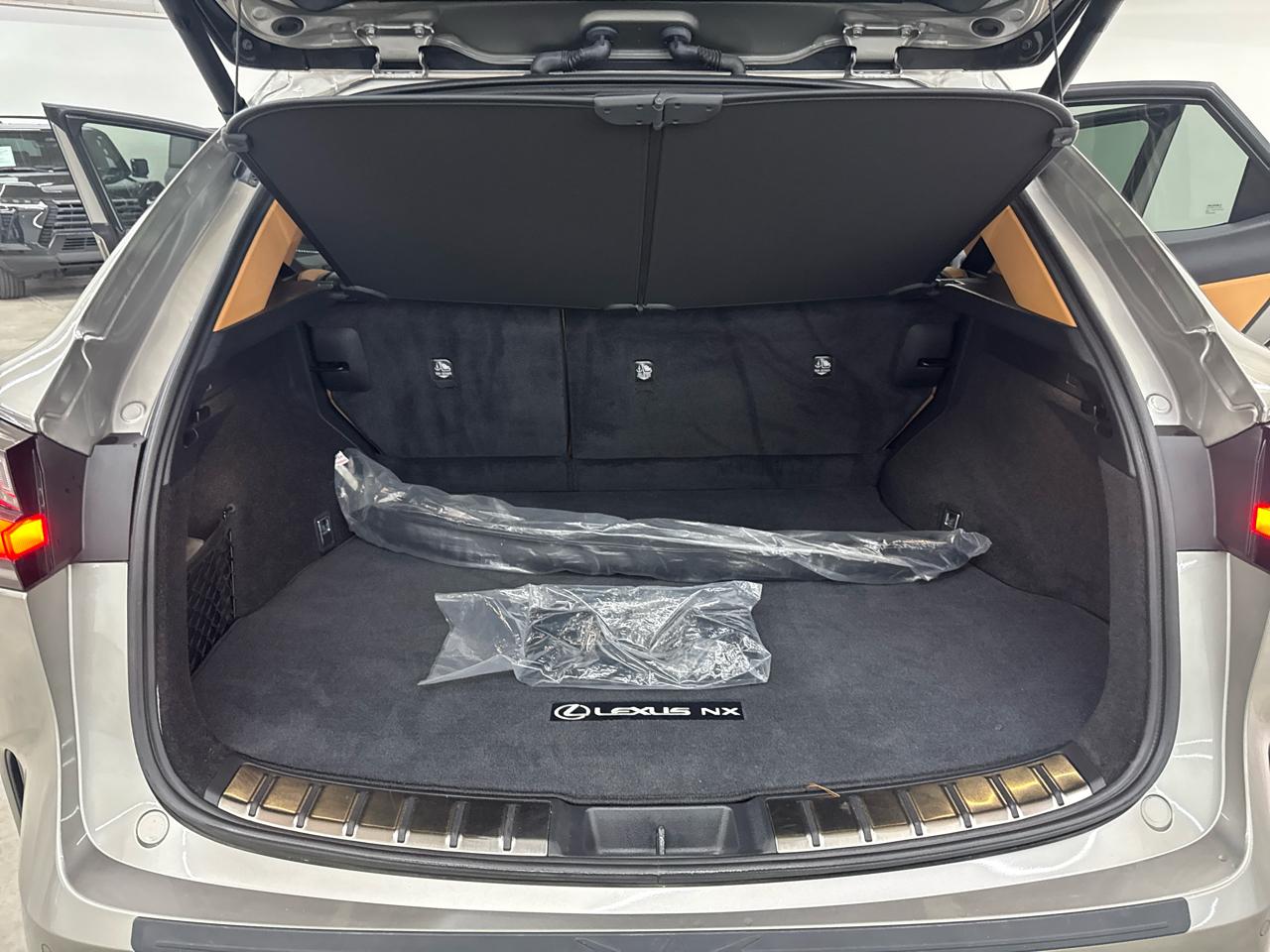 Lexus NX NX 350h Premium AWD 2024