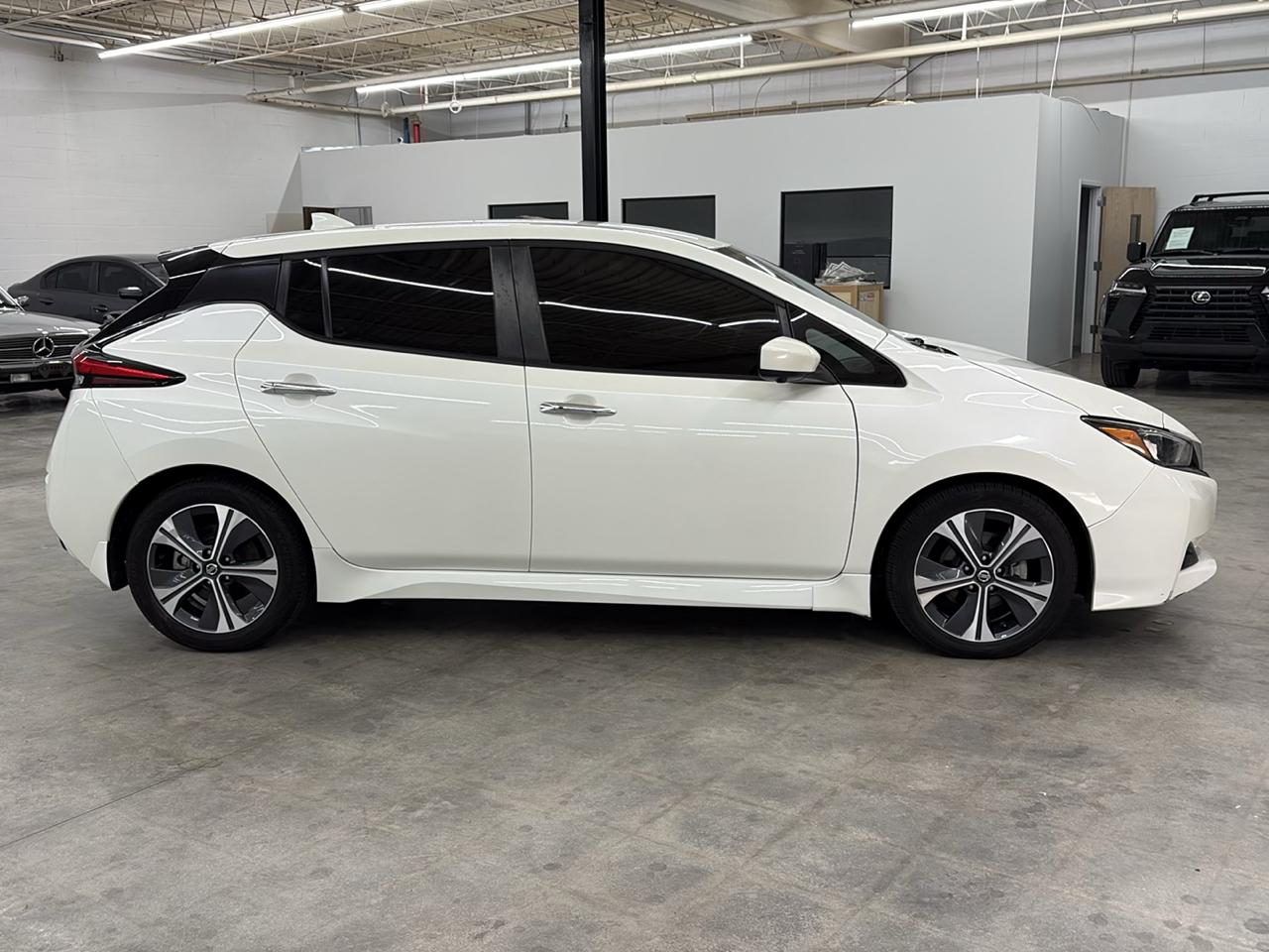 Nissan Leaf SV Hatchback 2020
