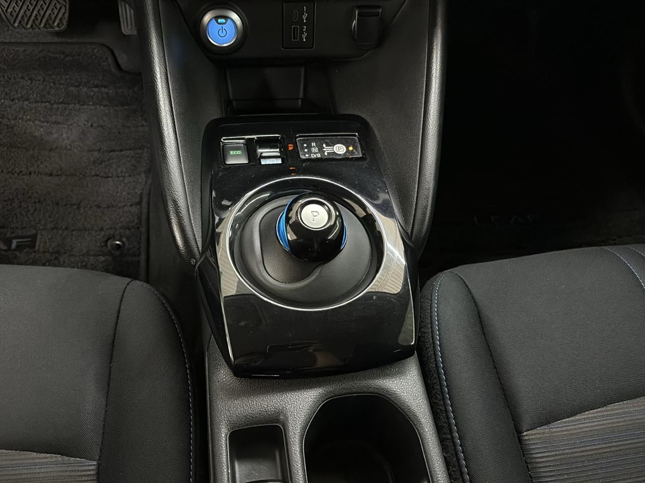 Nissan Leaf SV Hatchback 2020