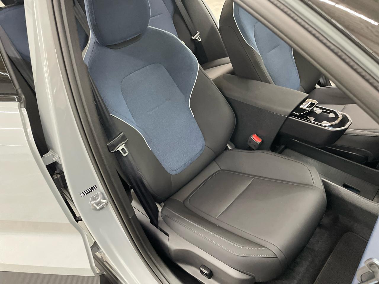 Volvo EX30 Twin Motor AWD Ultra 2025