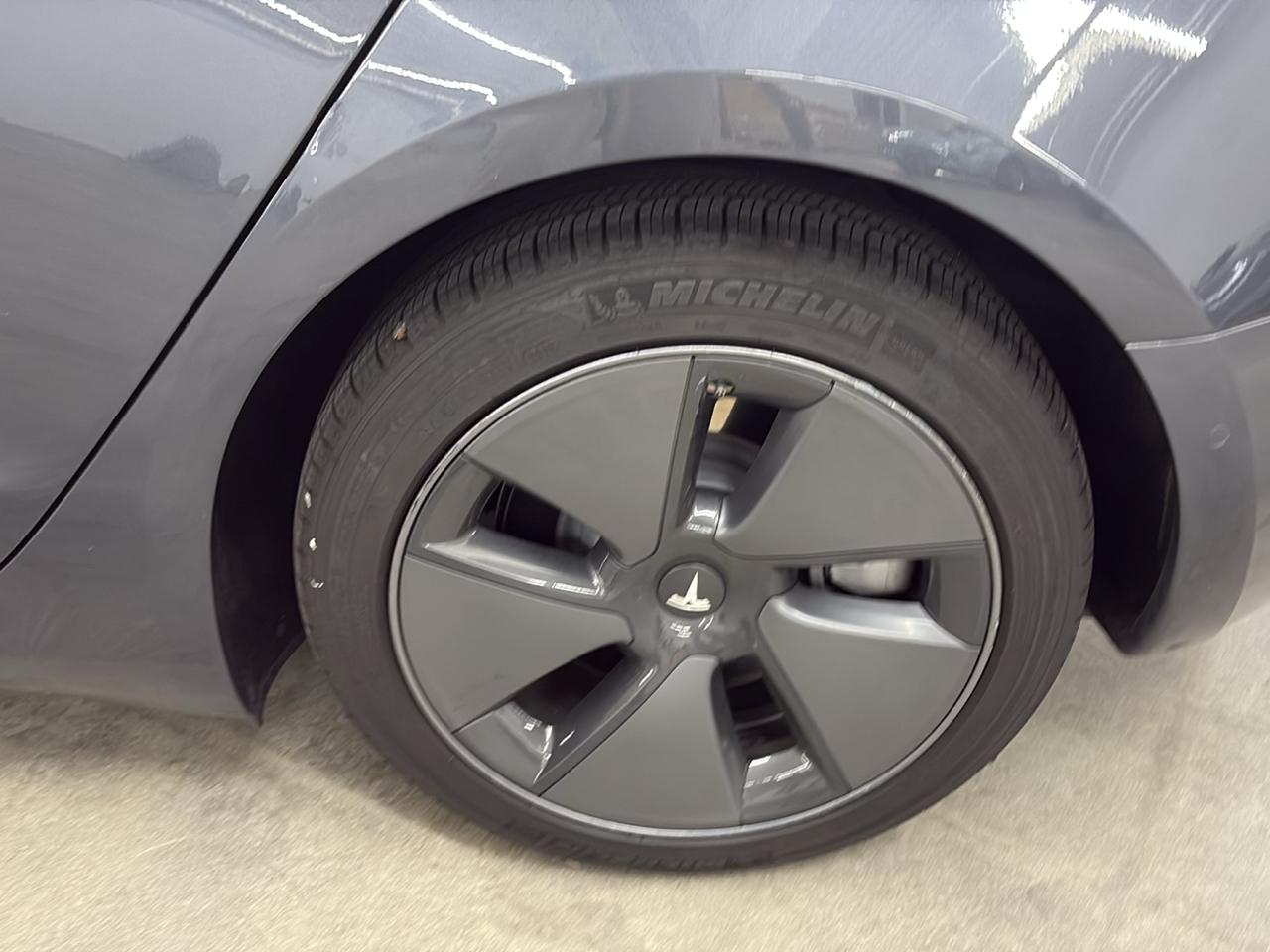 Tesla Model 3 Standard Range Plus RWD 2021