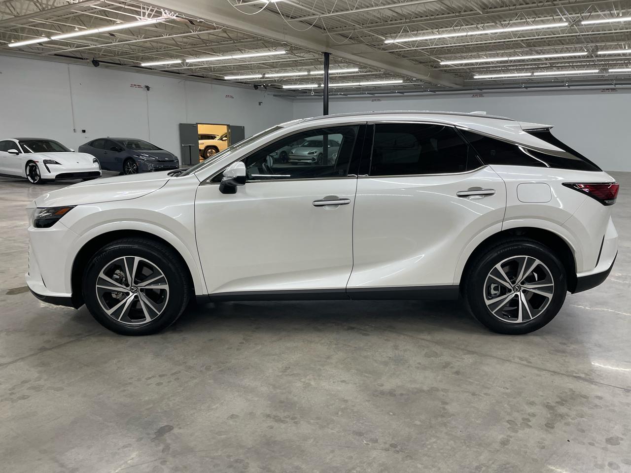 Lexus RX RX 350 FWD 2025