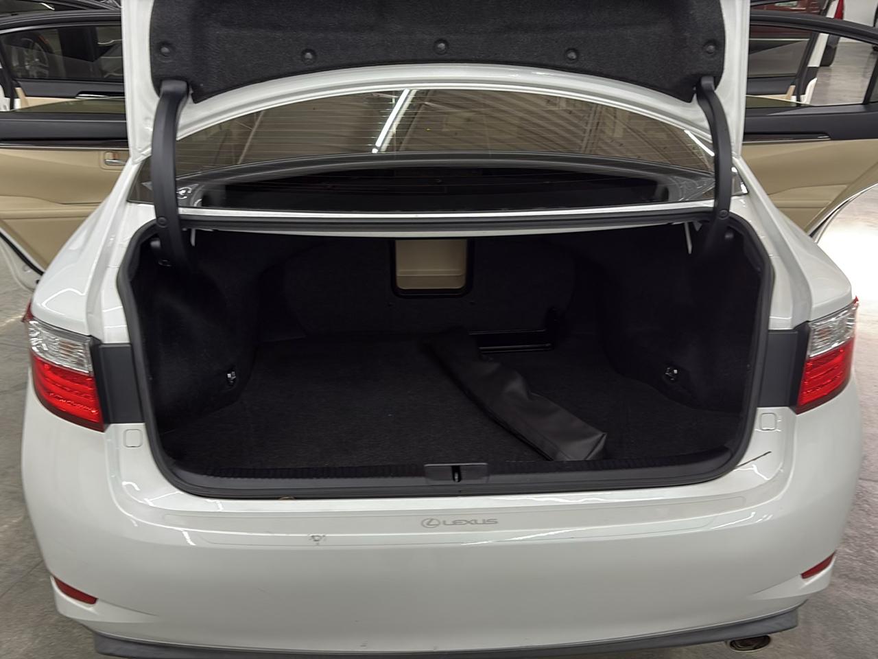 Lexus ES 350 4dr Sdn 2014