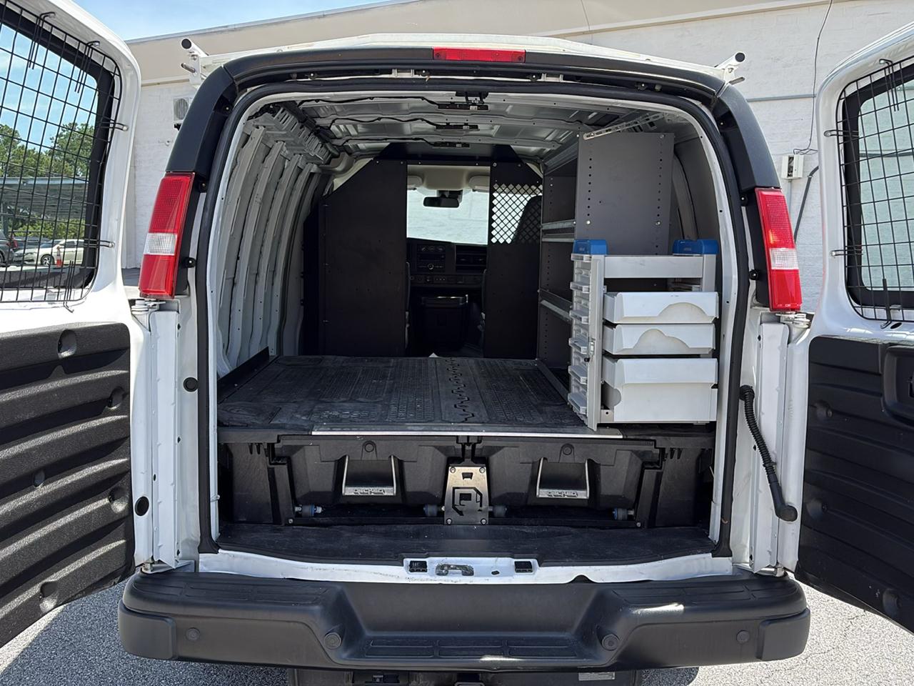 Chevrolet Express Cargo Van RWD 2500 135" 2020