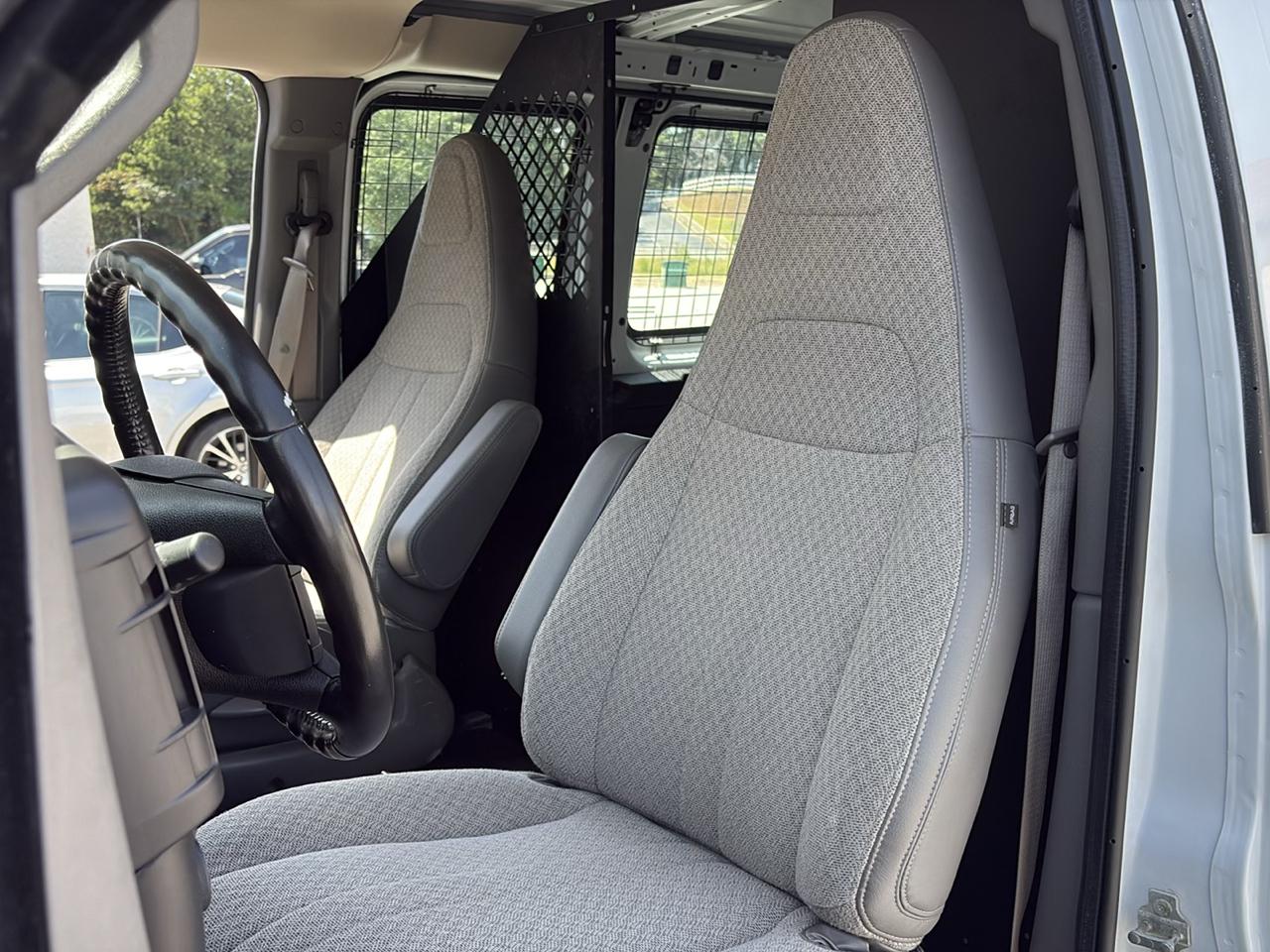 Chevrolet Express Cargo Van RWD 2500 135" 2020