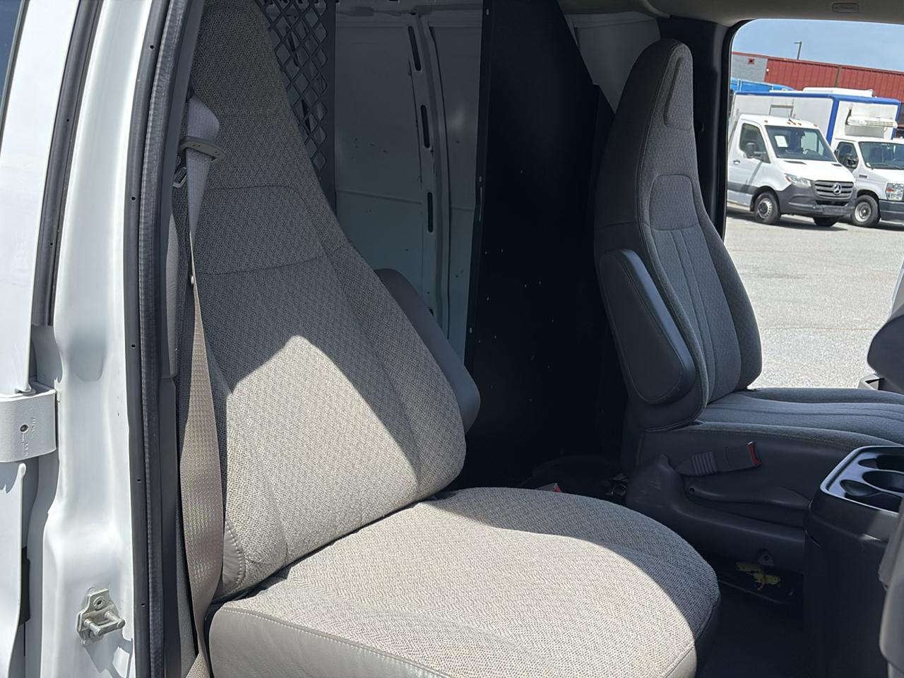 Chevrolet Express Cargo Van RWD 2500 135" 2020