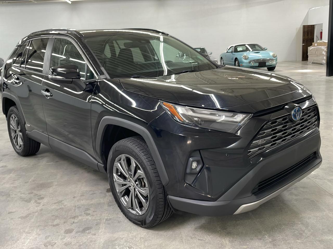 Toyota RAV4 Hybrid Limited AWD (Natl) 2023