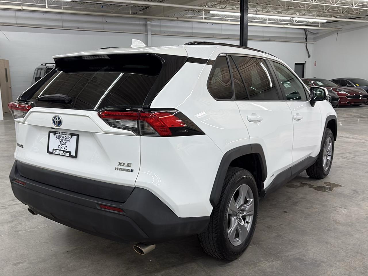 Toyota RAV4 Hybrid XLE AWD (Natl) 2023