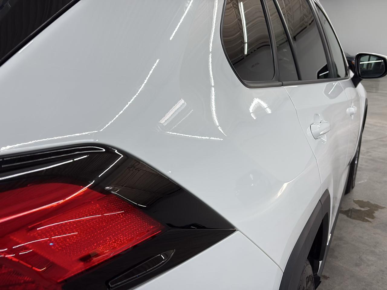 Toyota RAV4 Hybrid XLE AWD (Natl) 2023