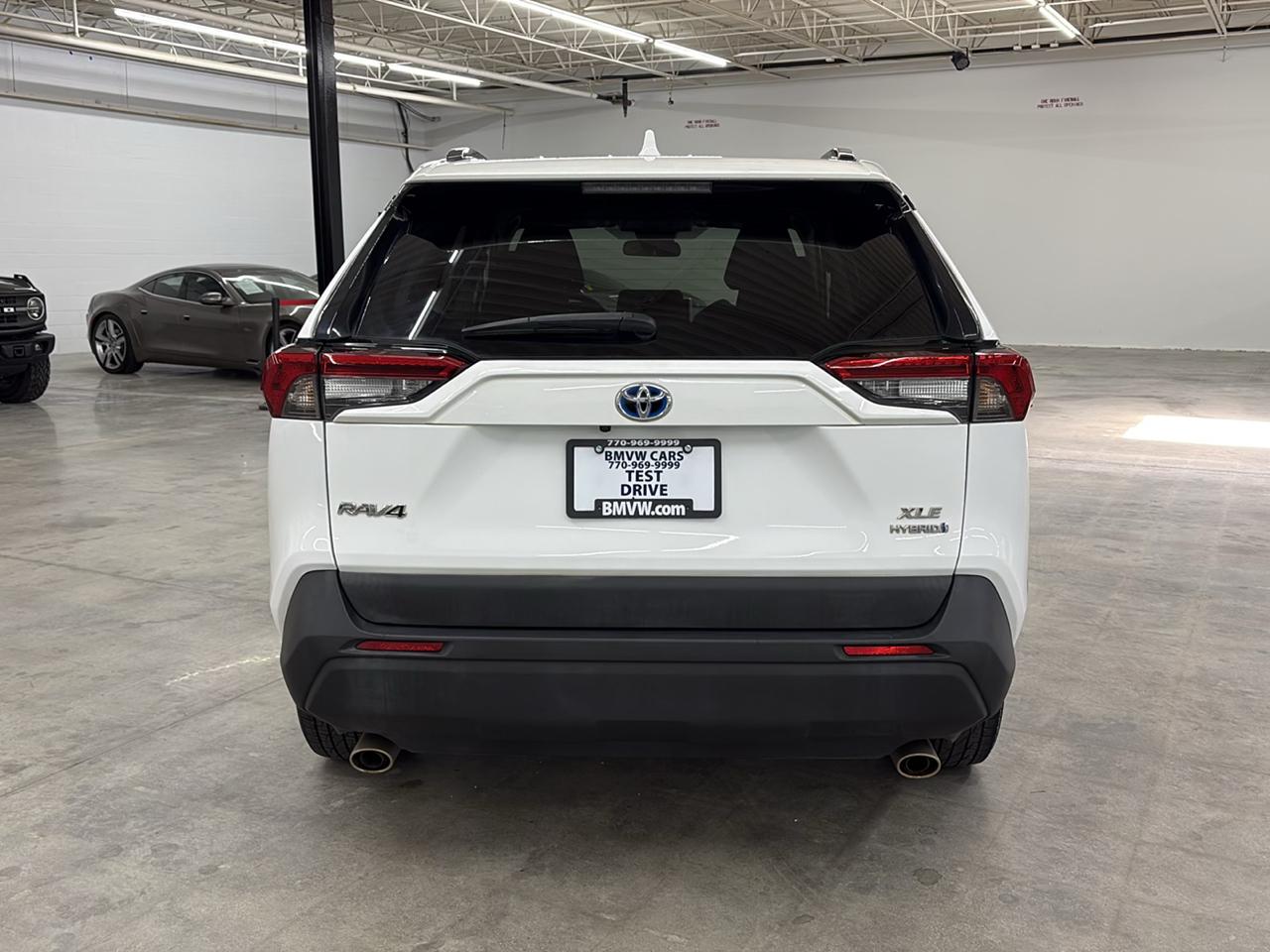 Toyota RAV4 Hybrid XLE AWD (Natl) 2023