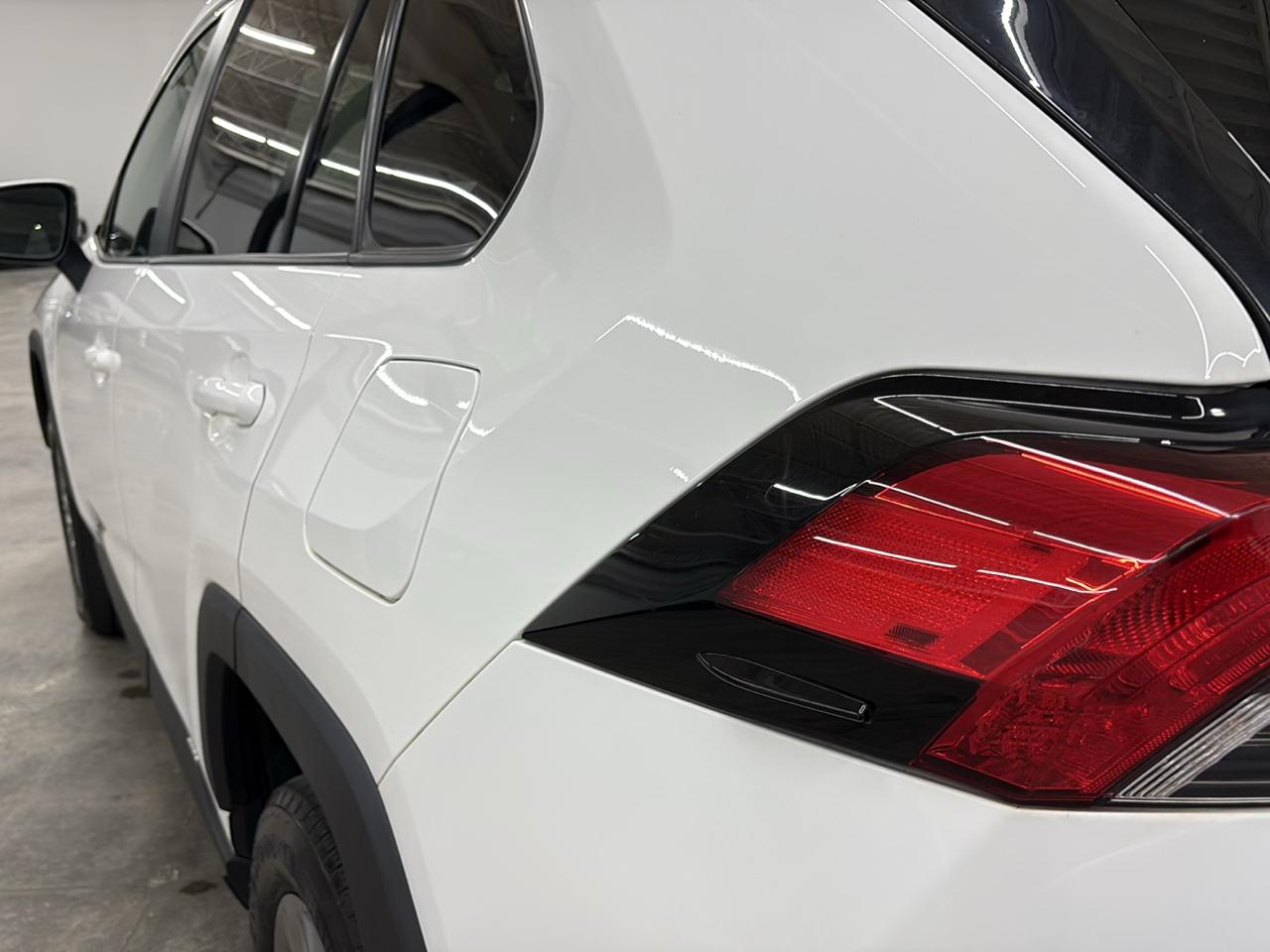 Toyota RAV4 Hybrid XLE AWD (Natl) 2023