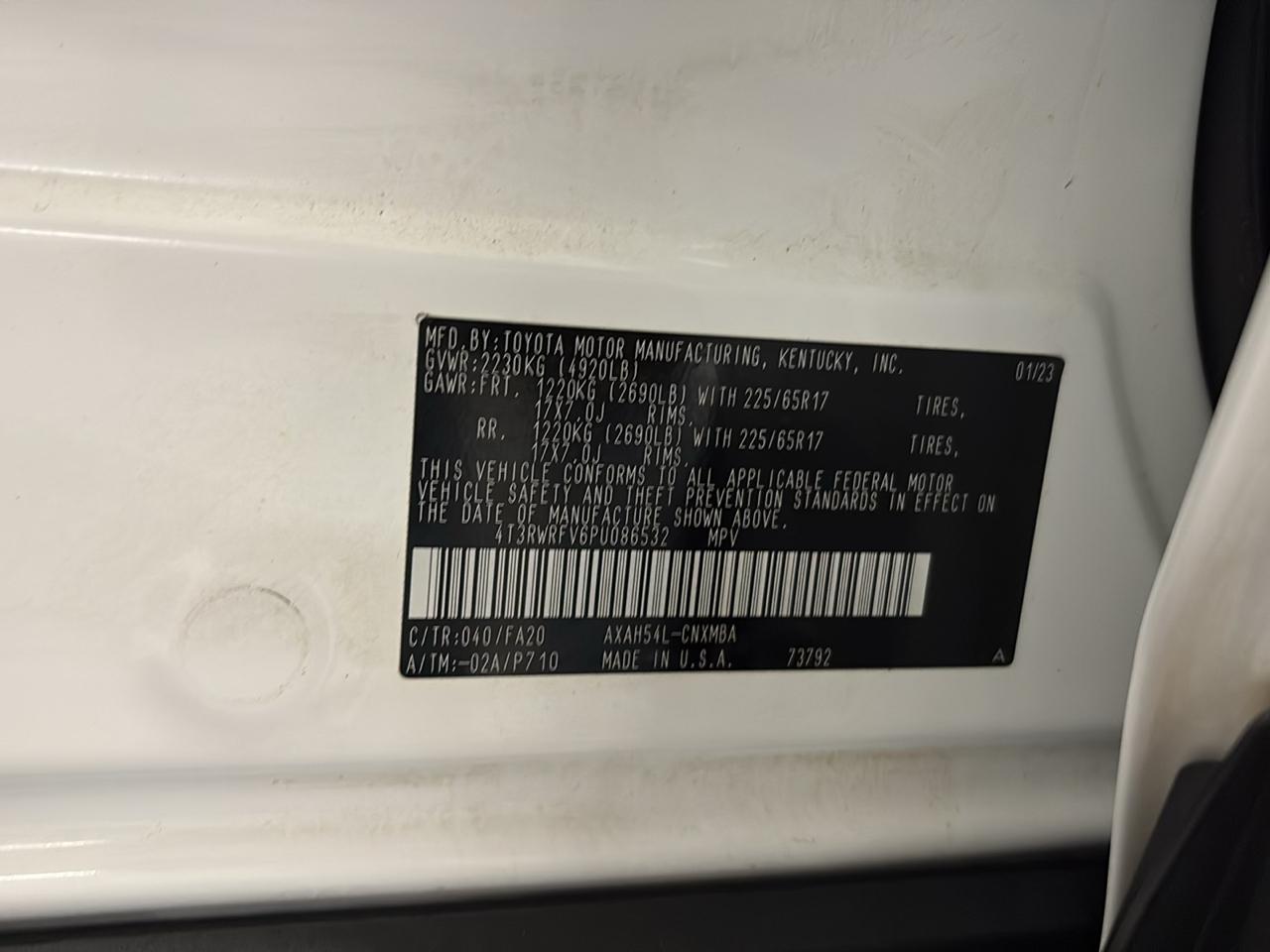 Toyota RAV4 Hybrid XLE AWD (Natl) 2023