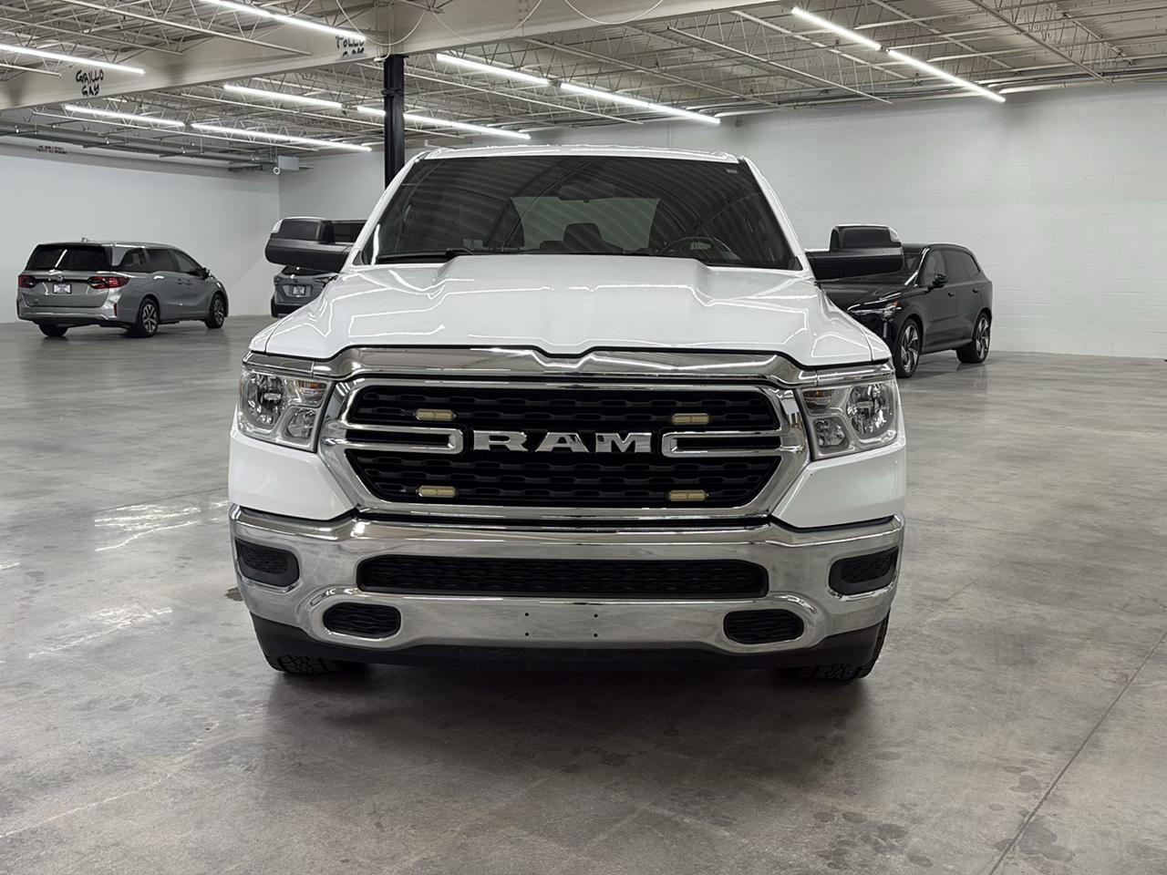 RAM 1500 Big Horn 4x4 Crew Cab 5'7" Box 2024