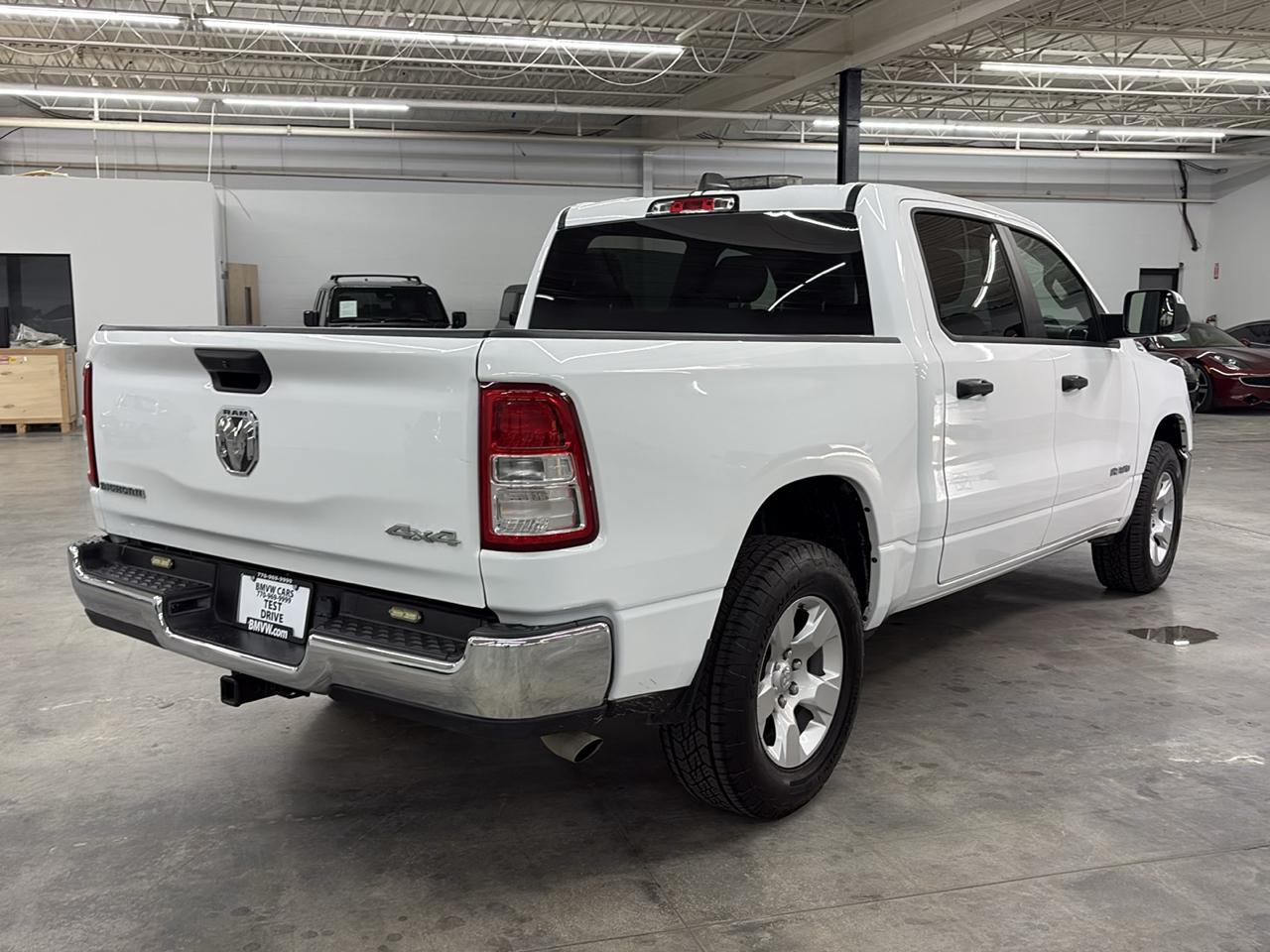 RAM 1500 Big Horn 4x4 Crew Cab 5'7" Box 2024