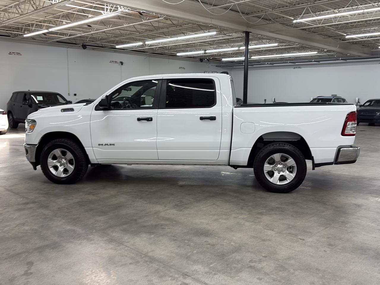 RAM 1500 Big Horn 4x4 Crew Cab 5'7" Box 2024