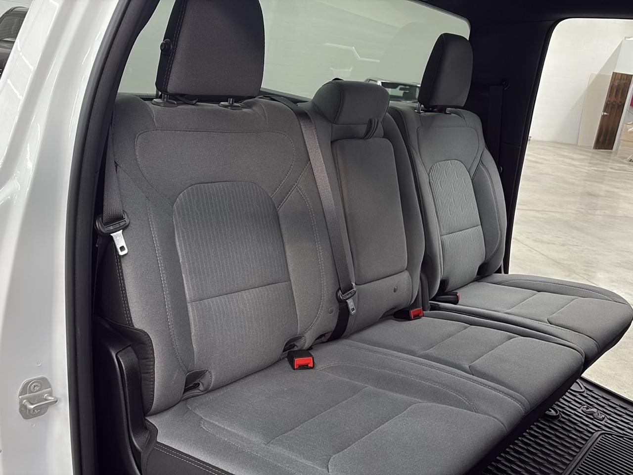 RAM 1500 Big Horn 4x4 Crew Cab 5'7" Box 2024