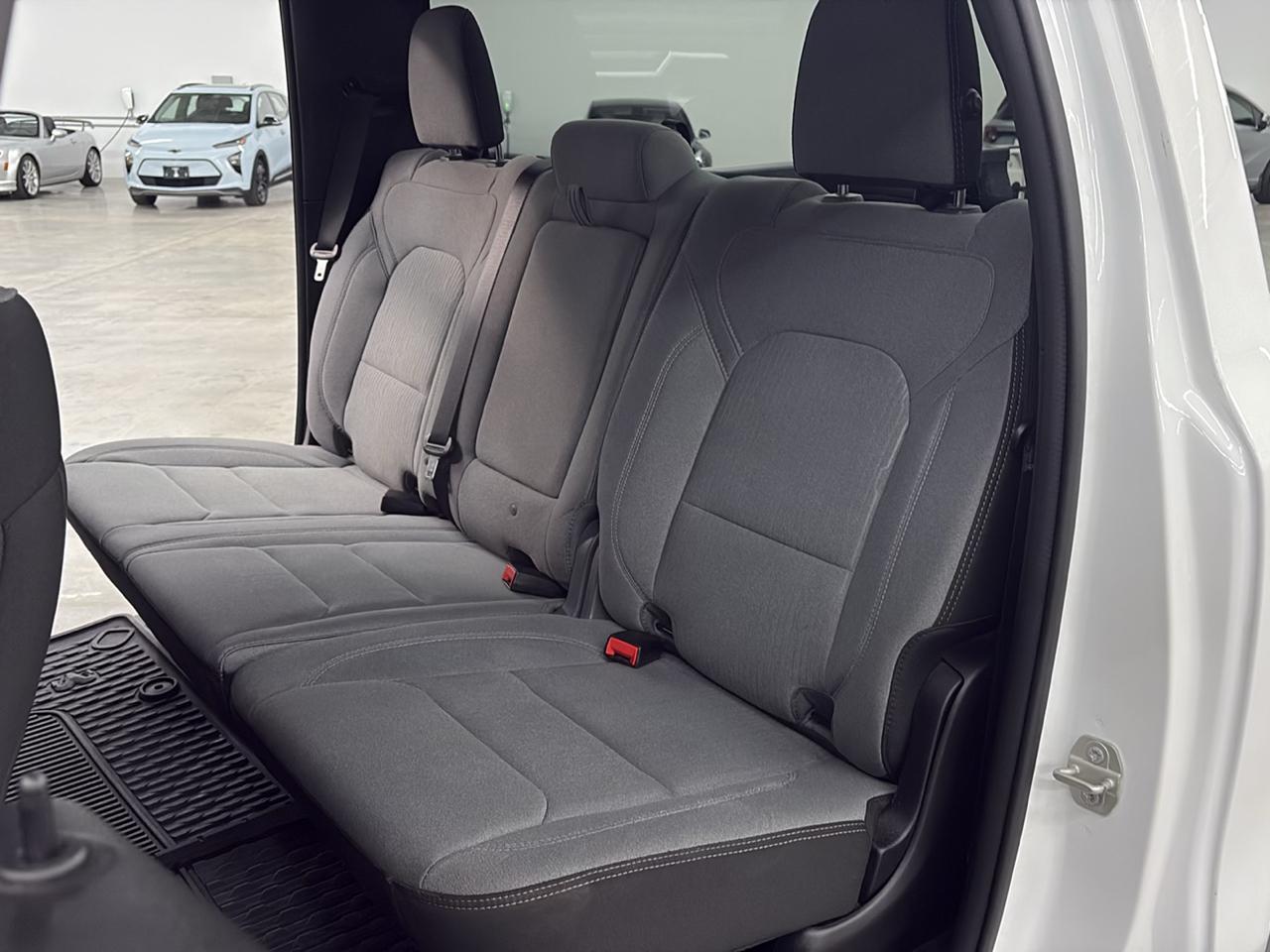 RAM 1500 Big Horn 4x4 Crew Cab 5'7" Box 2024