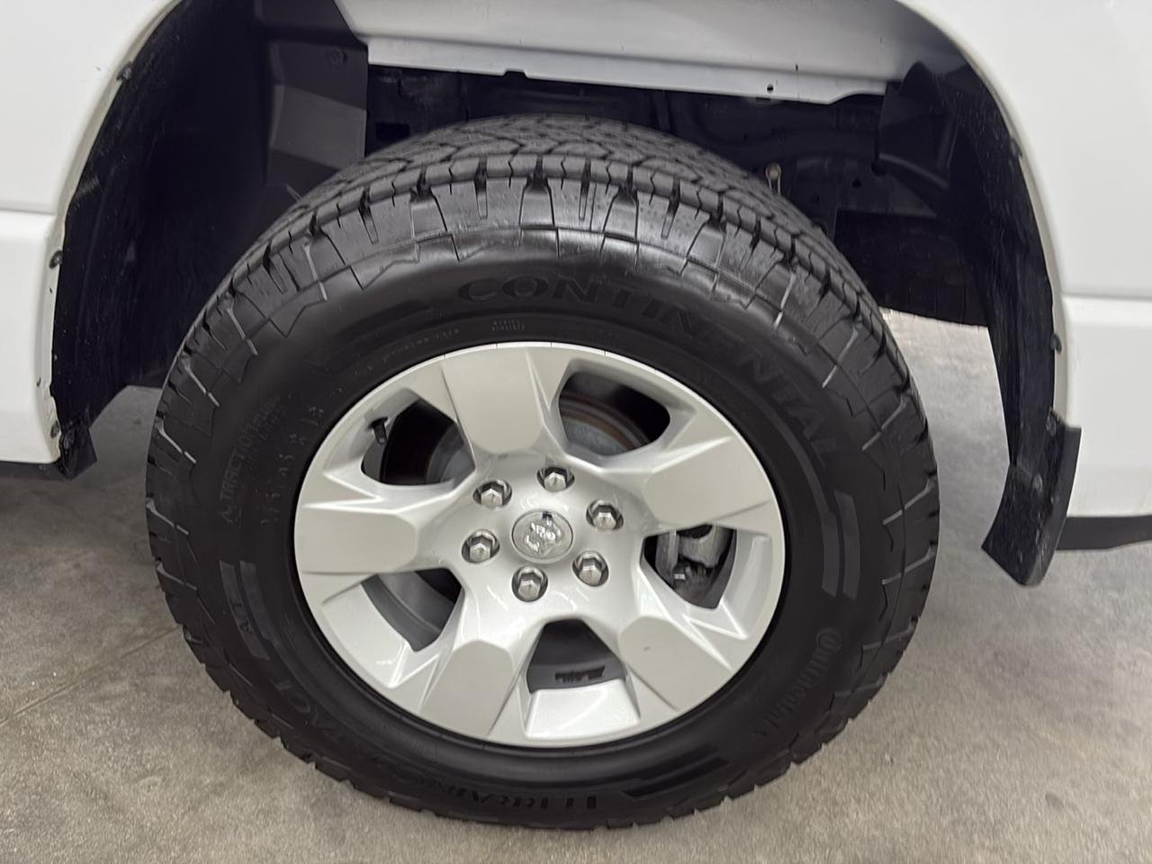 RAM 1500 Big Horn 4x4 Crew Cab 5'7" Box 2024