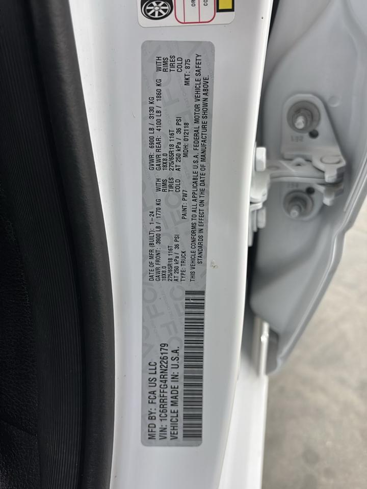 RAM 1500 Big Horn 4x4 Crew Cab 5'7" Box 2024