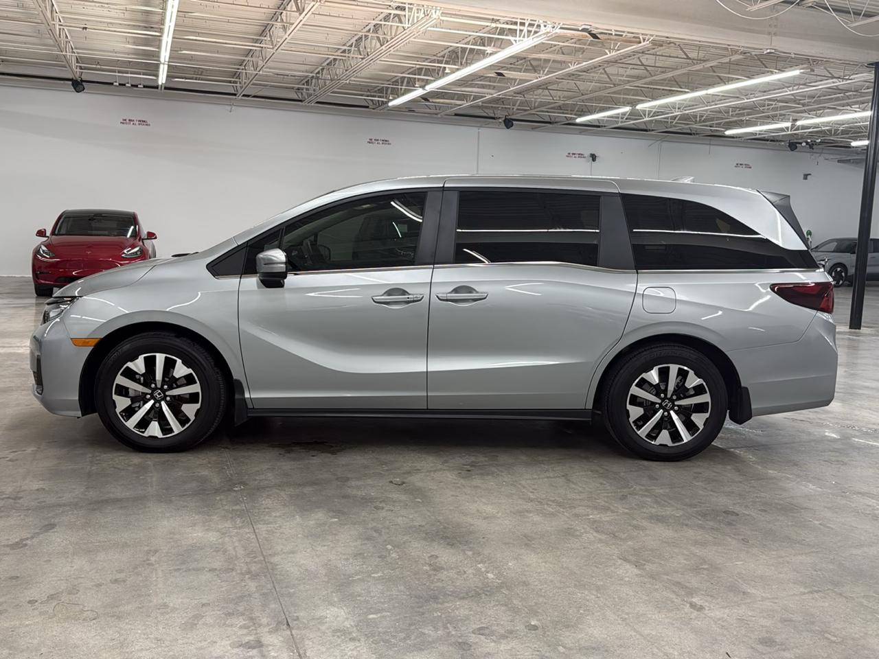 Honda Odyssey EX-L Auto 2025