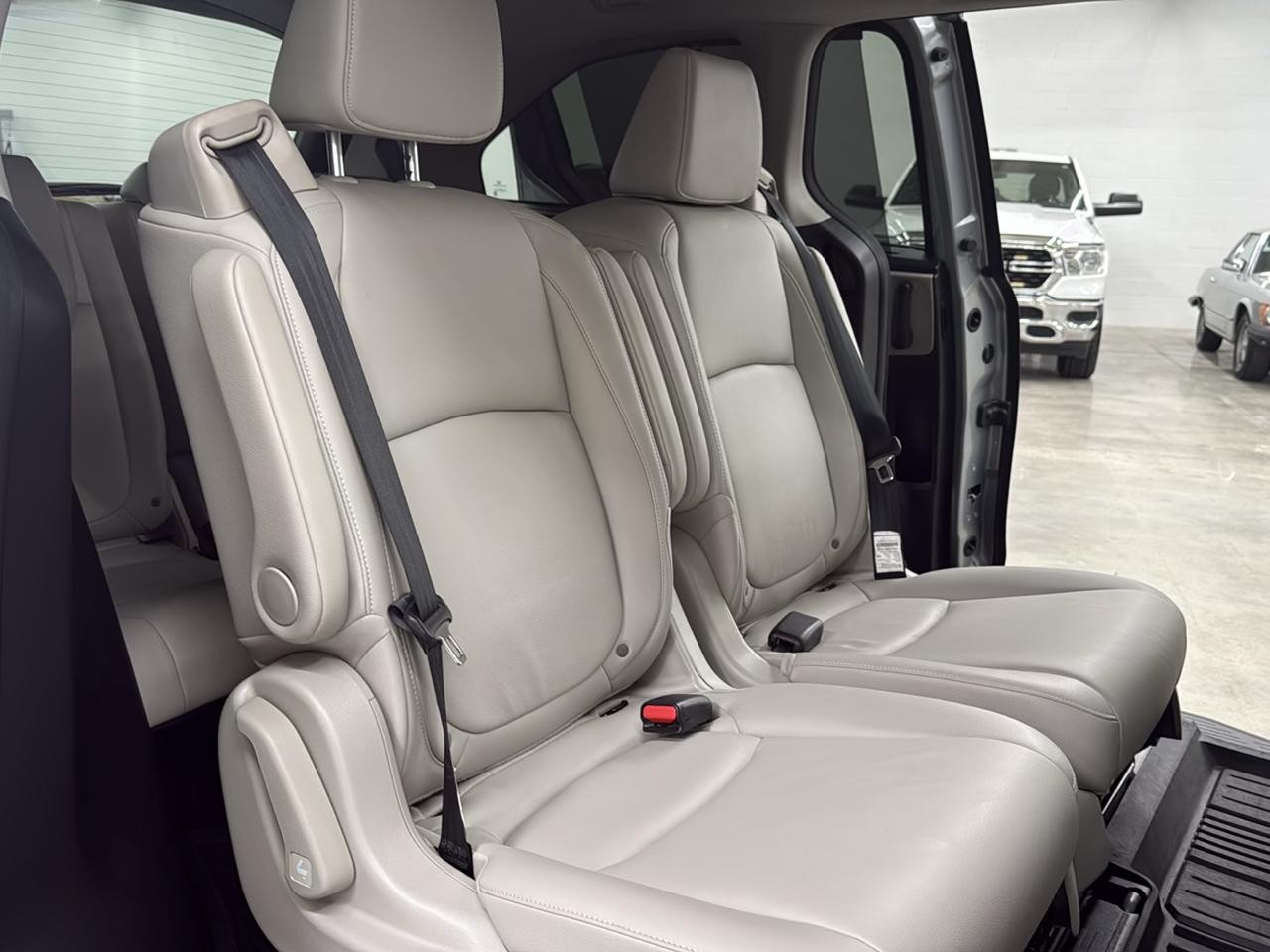 Honda Odyssey EX-L Auto 2025