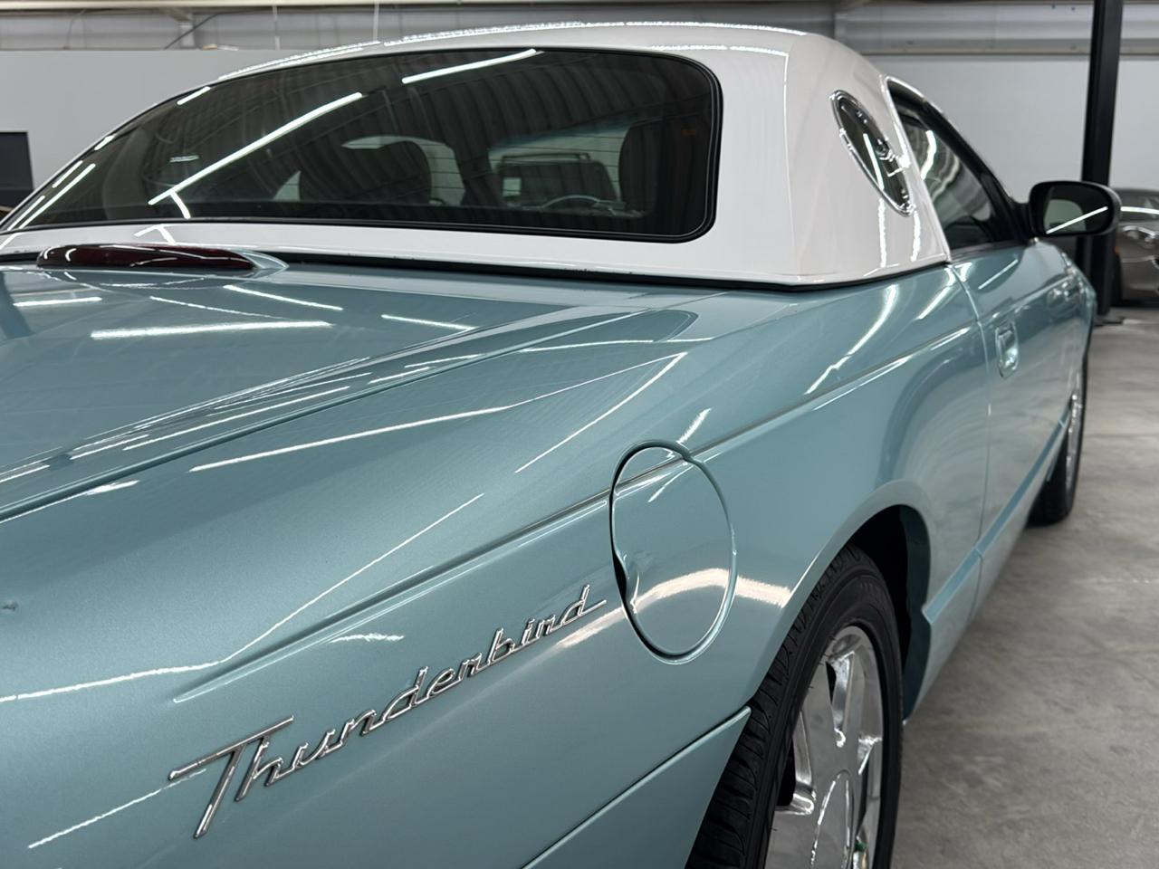 Ford Thunderbird 2dr Conv w/Hardtop Deluxe 2002