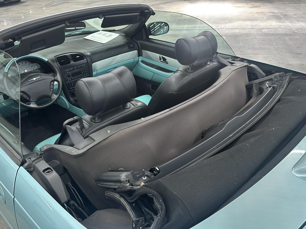 Ford Thunderbird 2dr Conv w/Hardtop Deluxe 2002