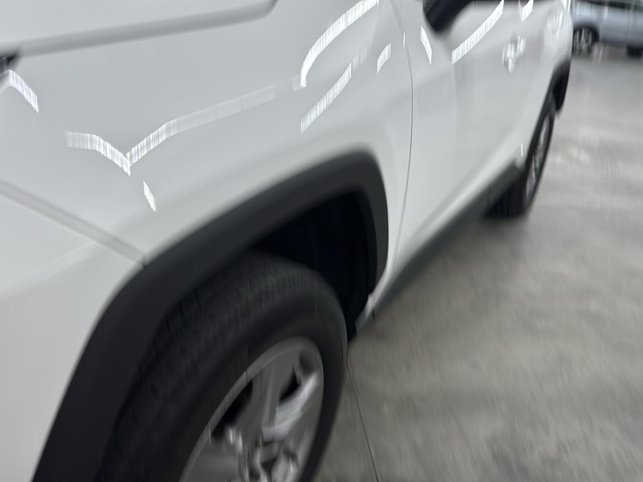 Toyota RAV4 Hybrid XLE AWD (Natl) 2024