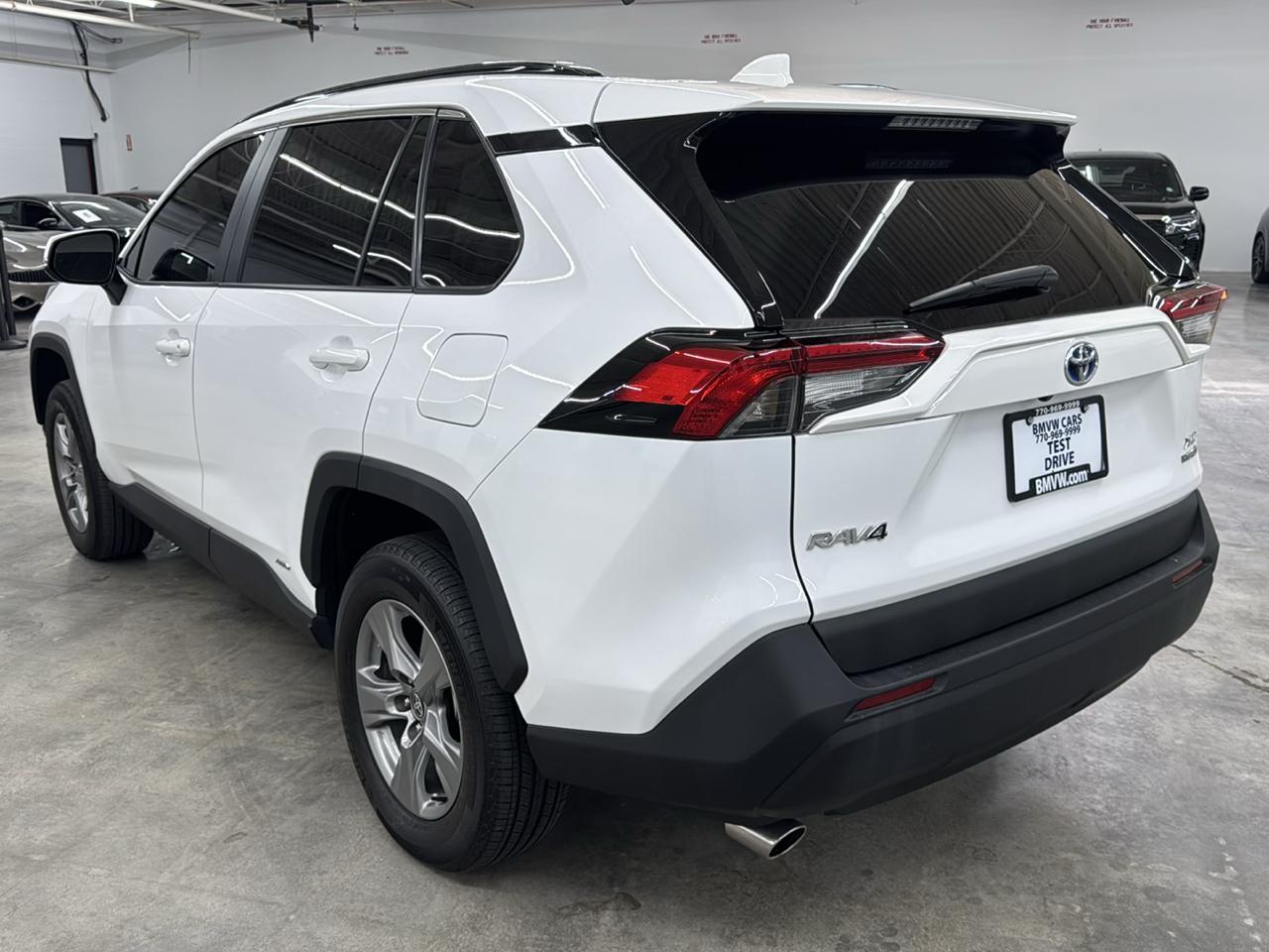 Toyota RAV4 Hybrid XLE AWD (Natl) 2024